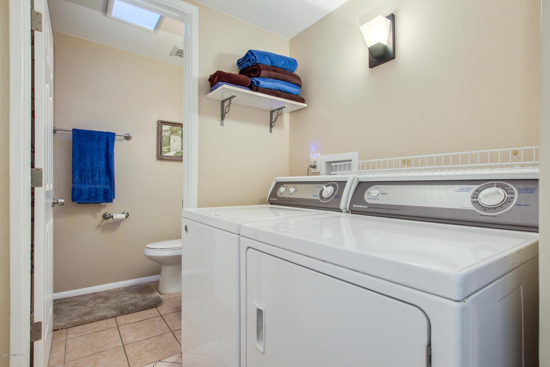 2870 N Beverly Avenue