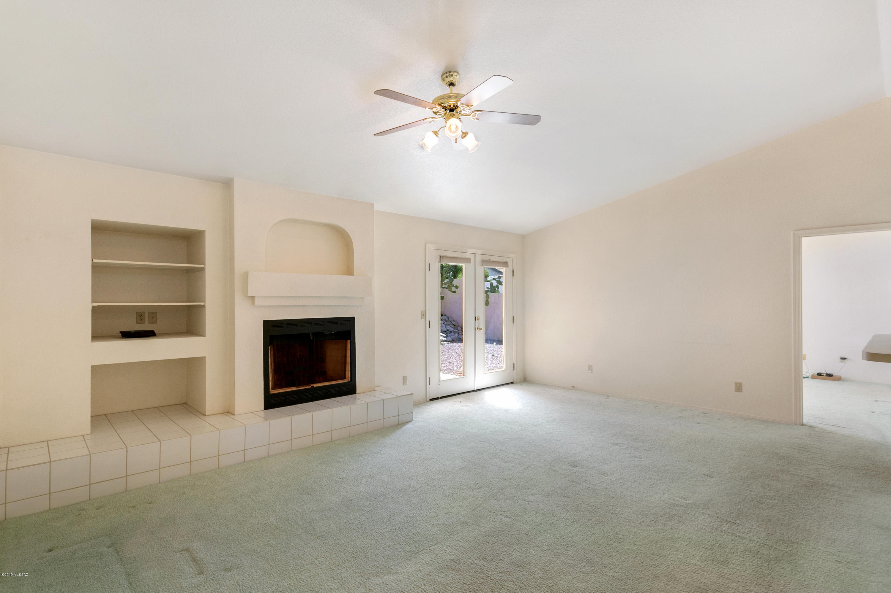 9418 N Warbler Place