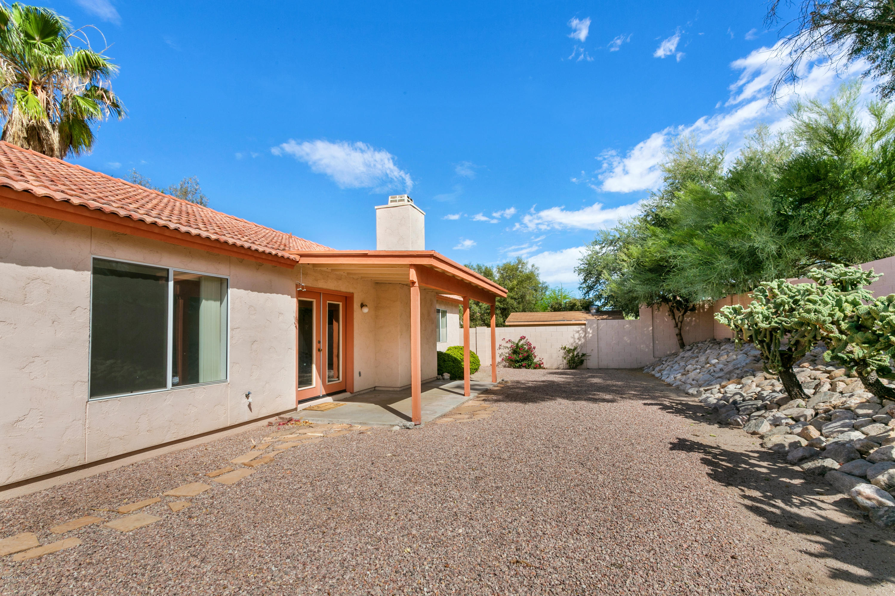 9418 N Warbler Place