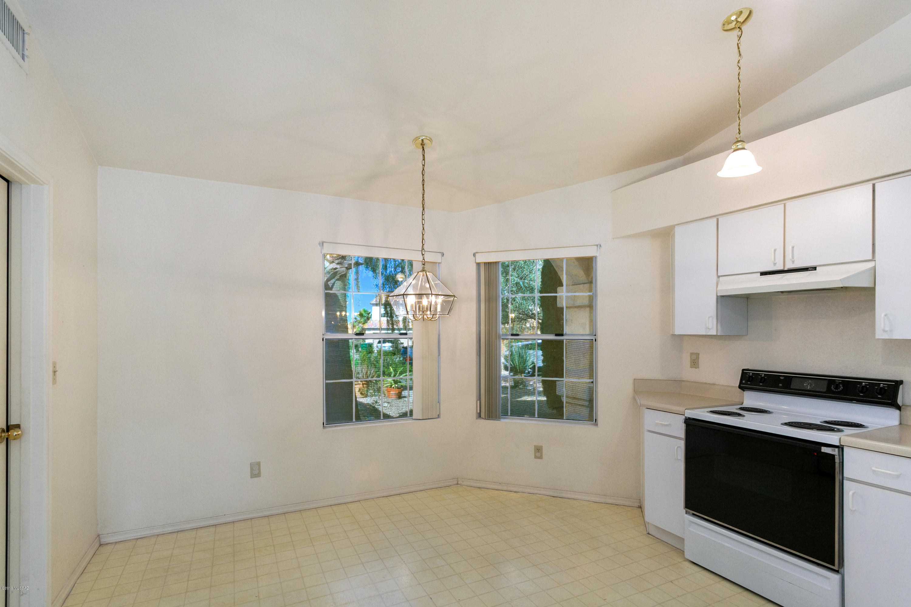 9418 N Warbler Place