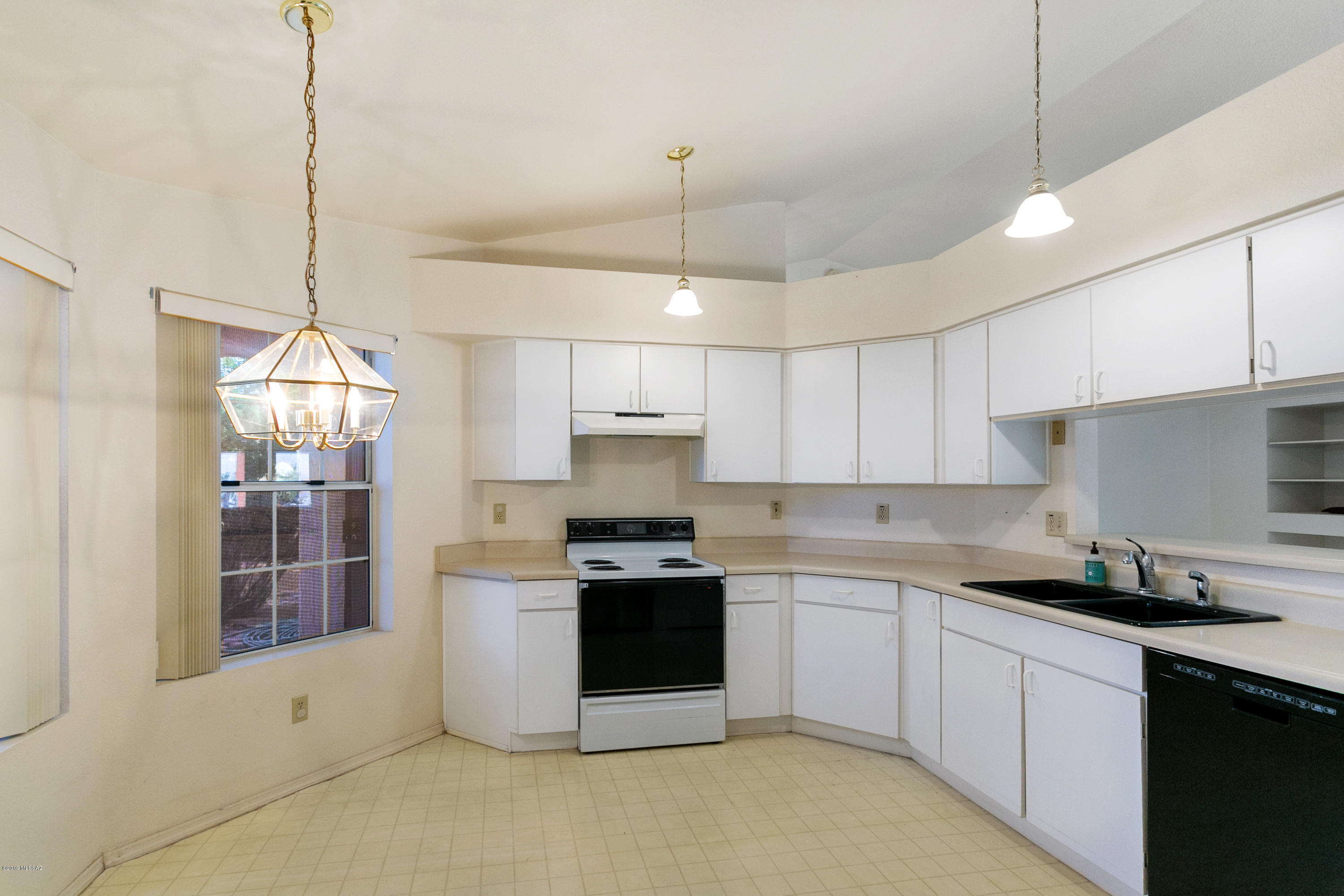 9418 N Warbler Place