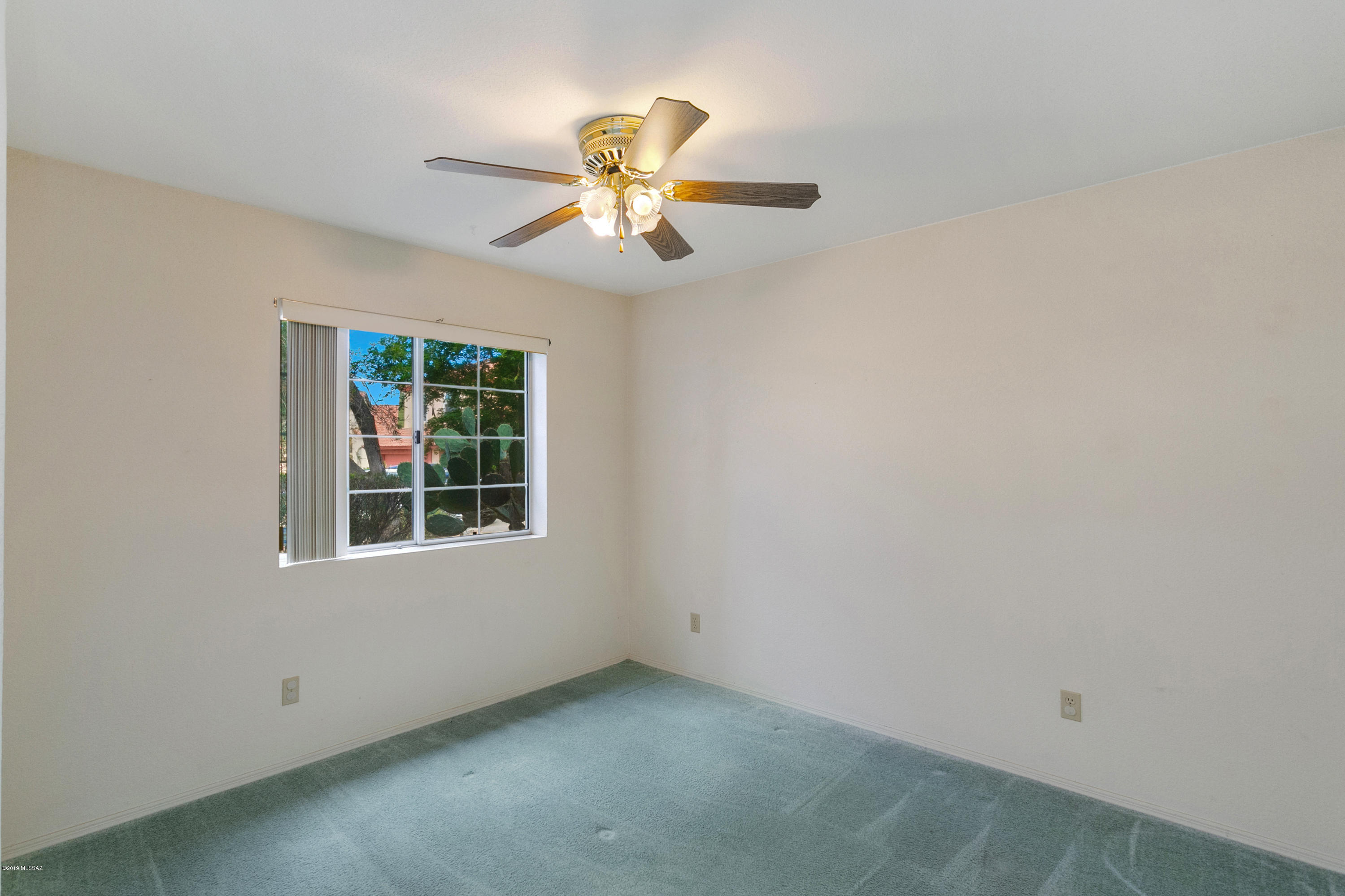 9418 N Warbler Place