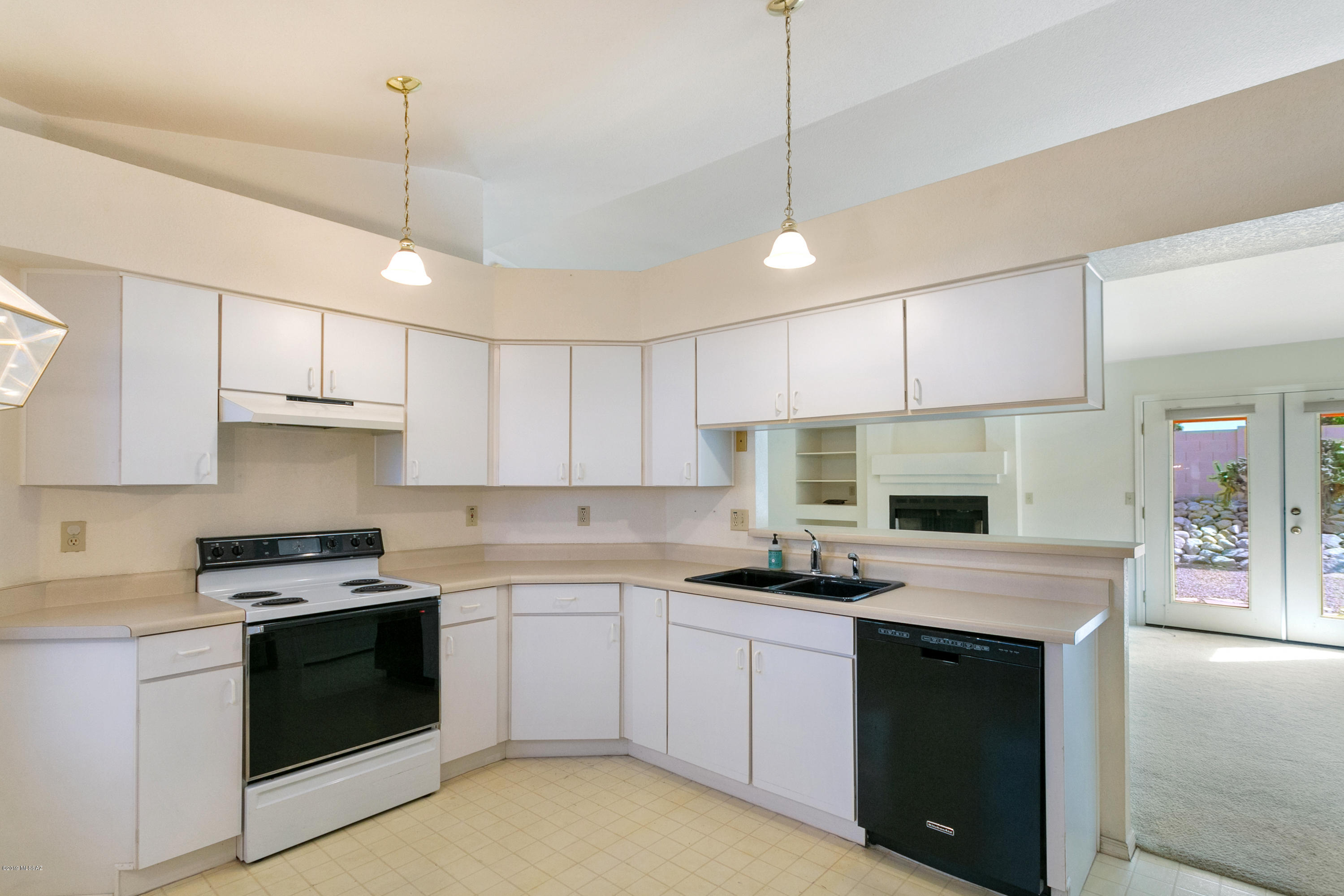 9418 N Warbler Place