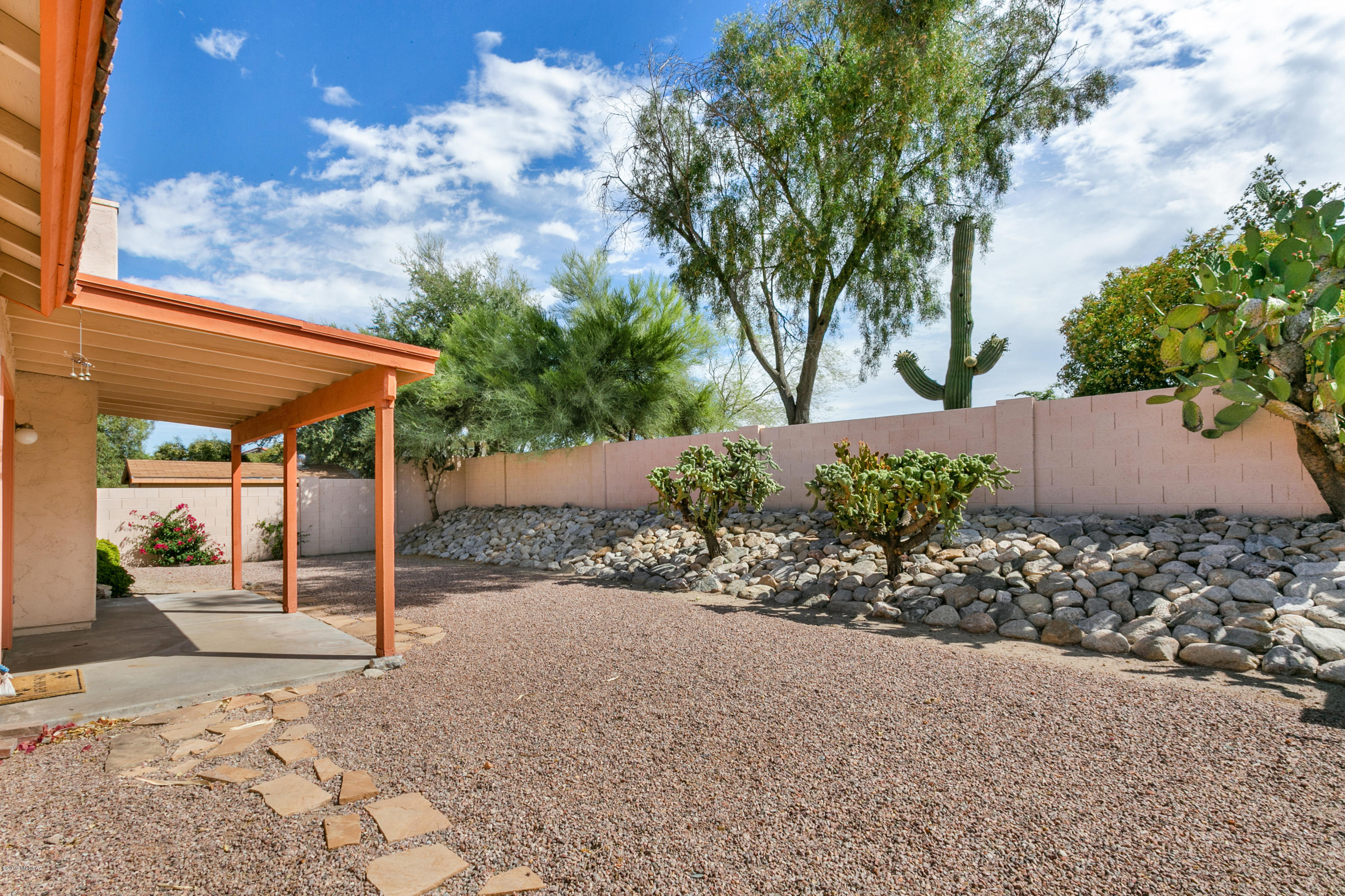 9418 N Warbler Place