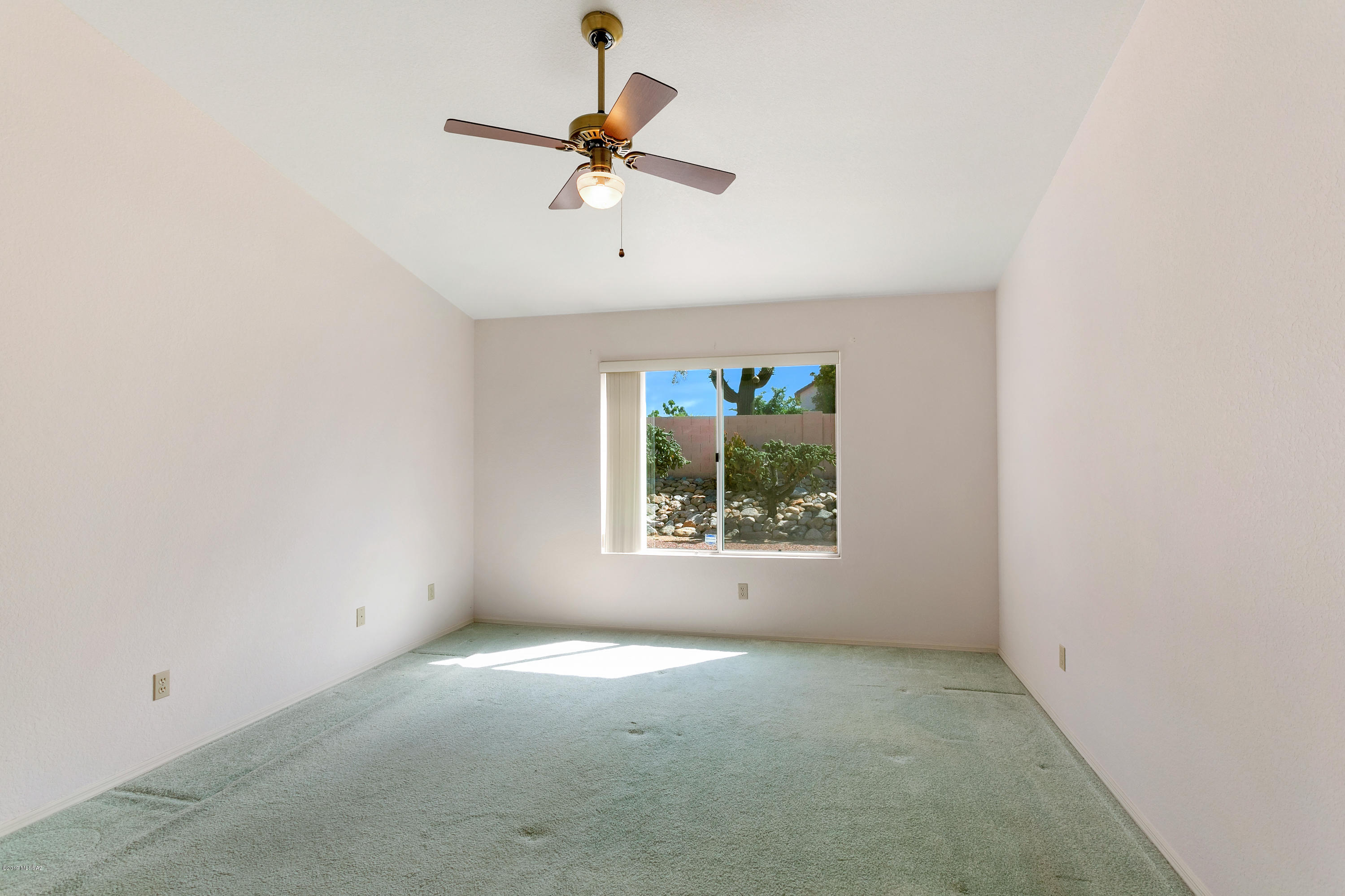 9418 N Warbler Place