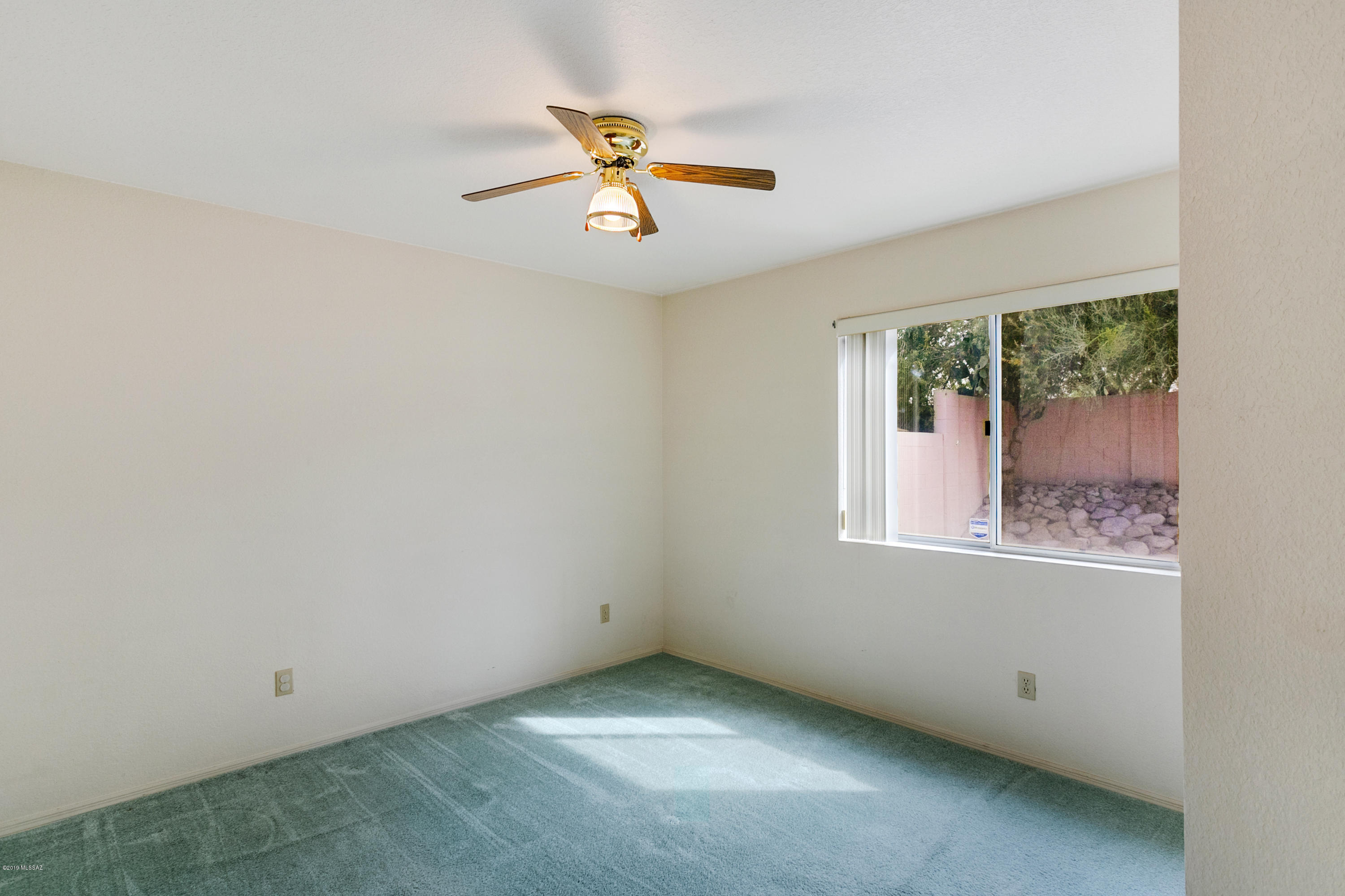 9418 N Warbler Place