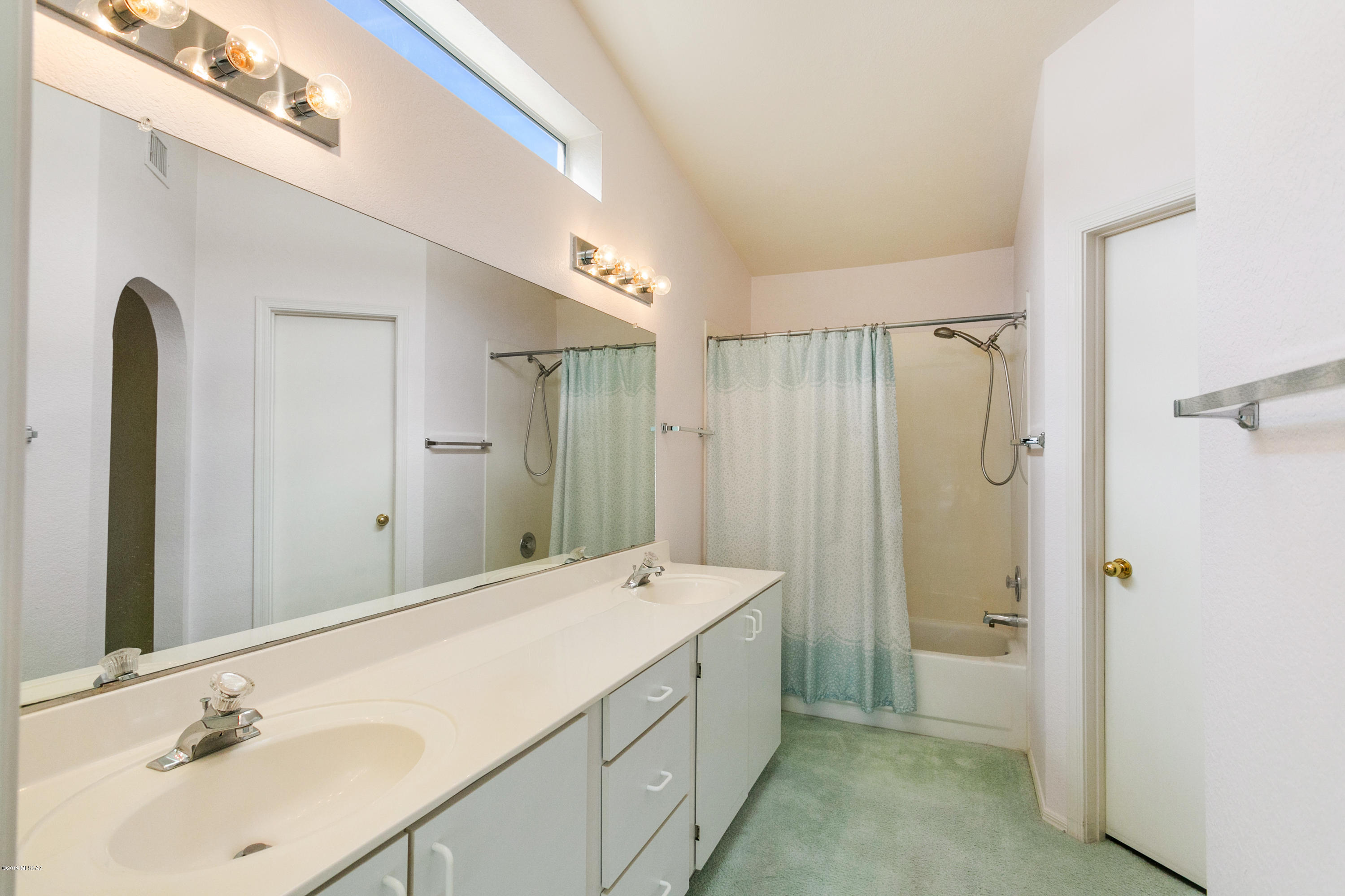 9418 N Warbler Place