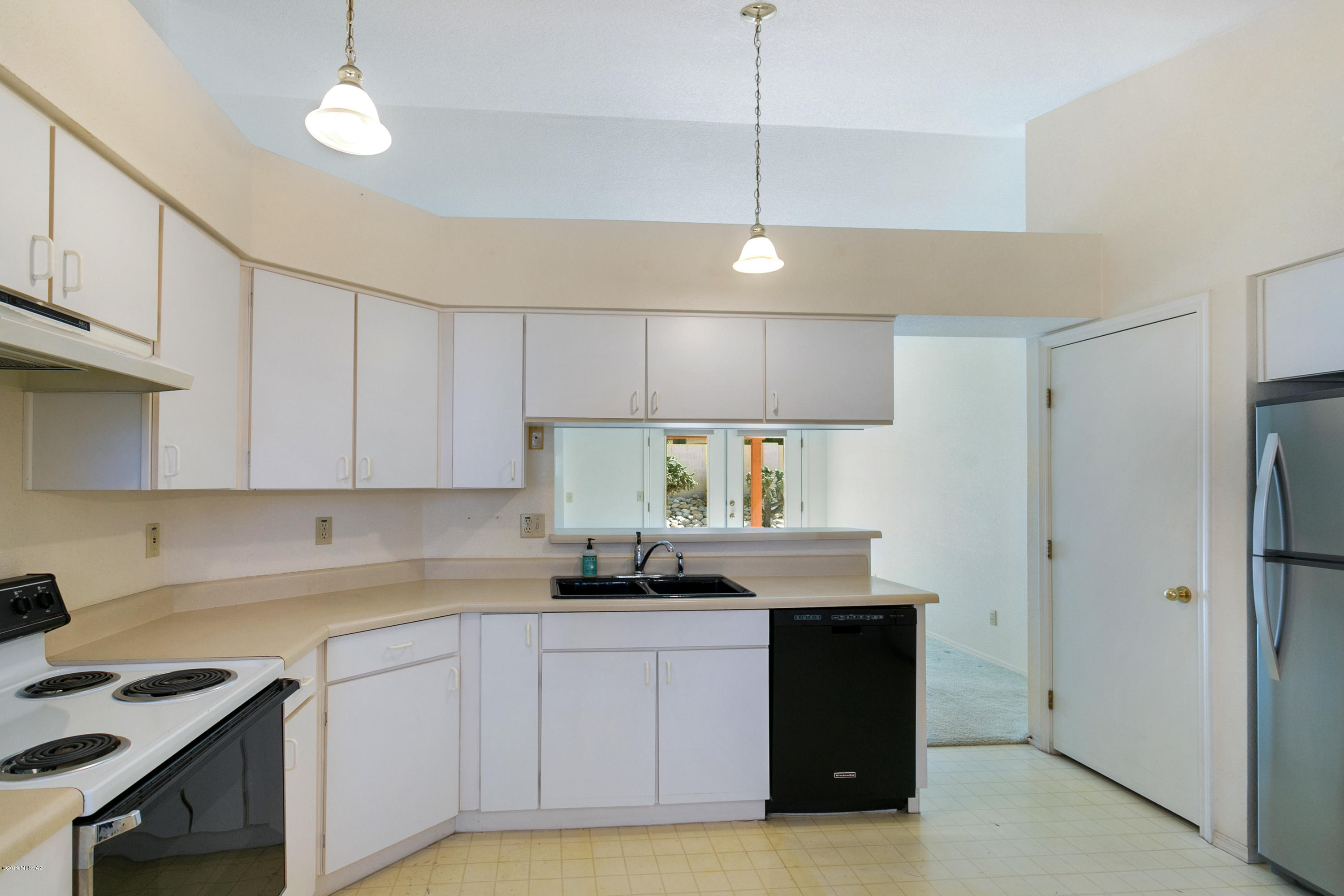 9418 N Warbler Place