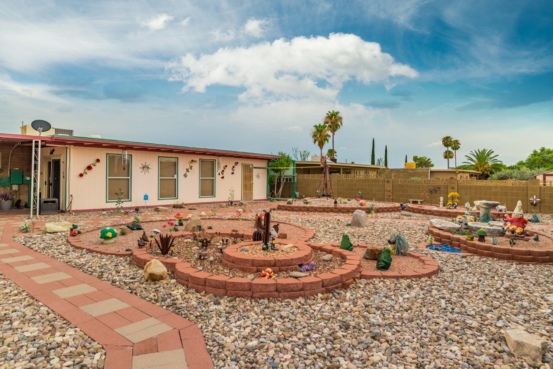 9571 E Palm Tree Drive