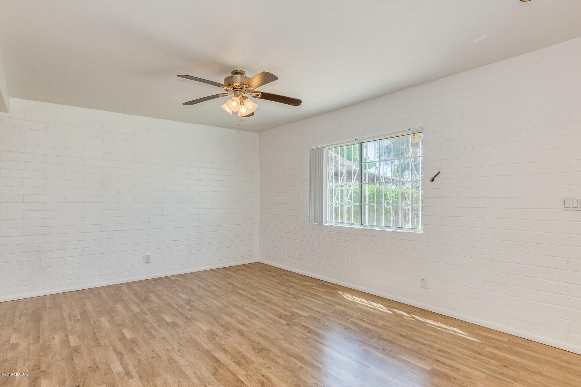 162 W Mossman Street