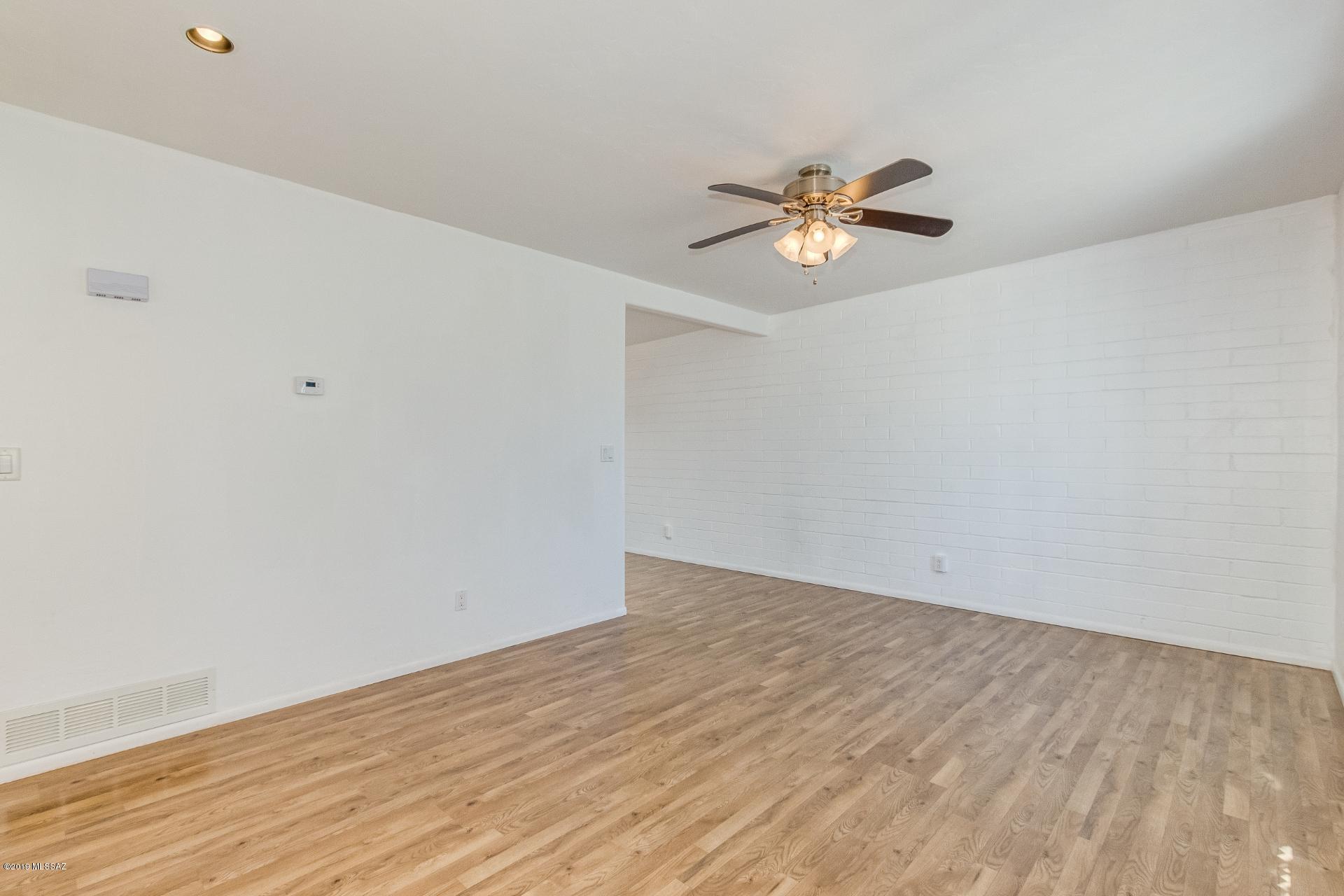 162 W Mossman Street