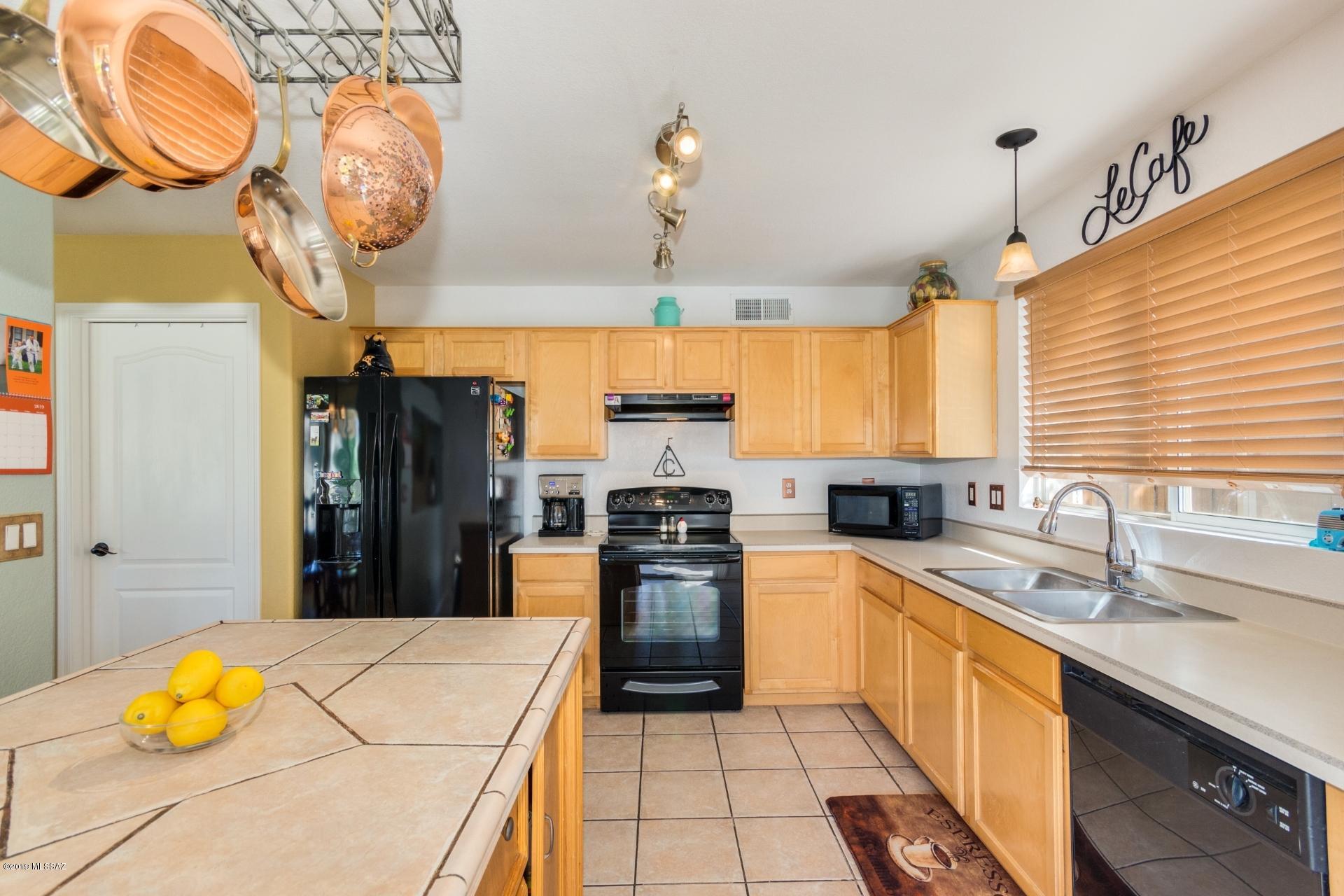 8231 S Via Elemental