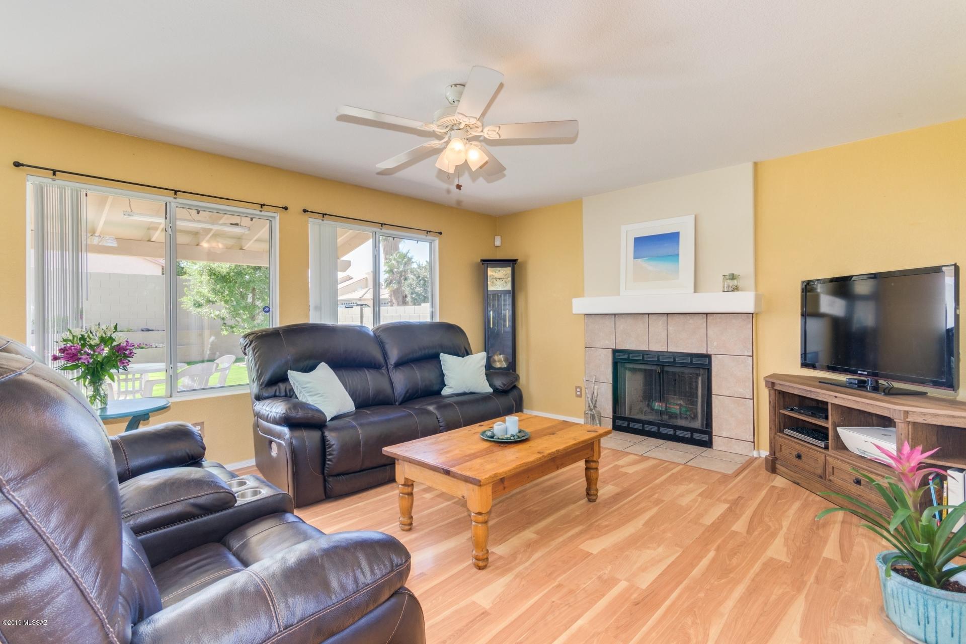 8231 S Via Elemental