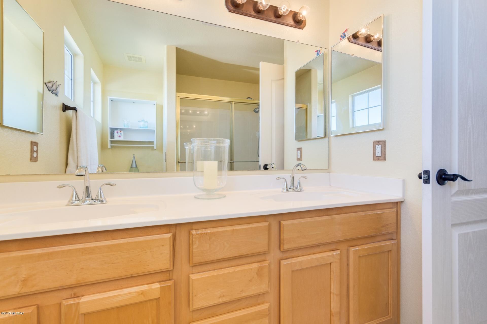 8231 S Via Elemental