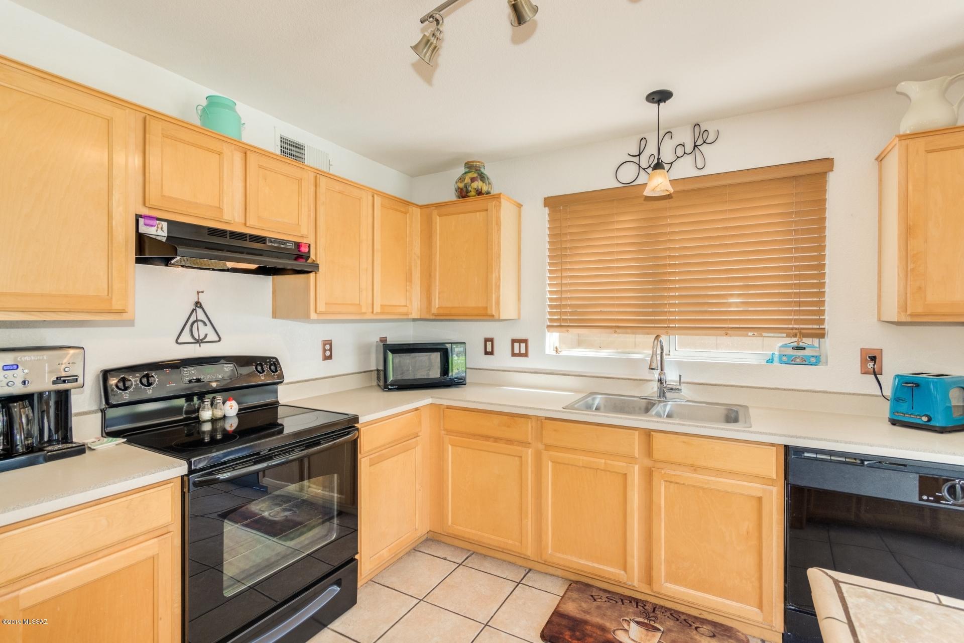 8231 S Via Elemental