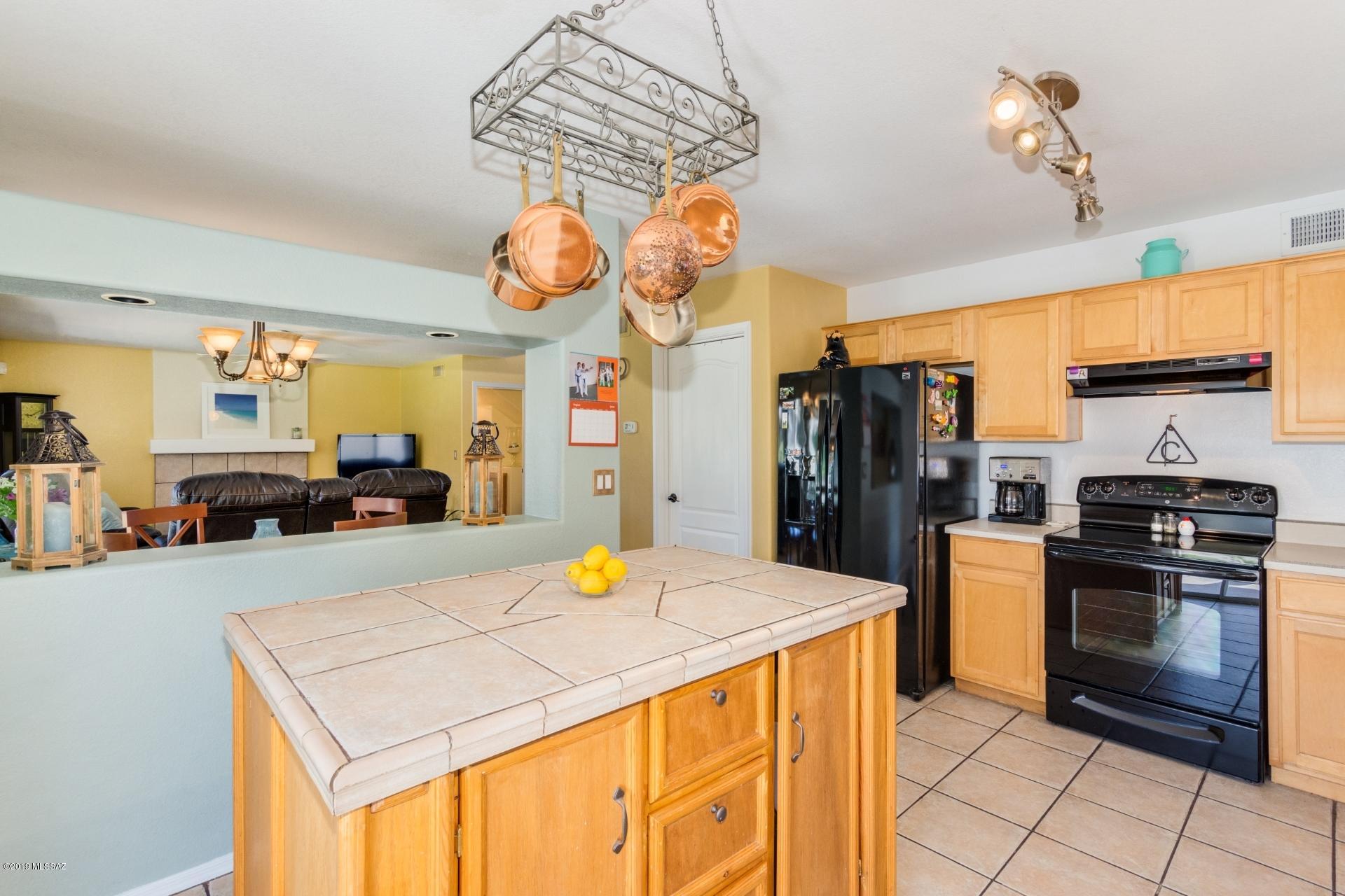 8231 S Via Elemental