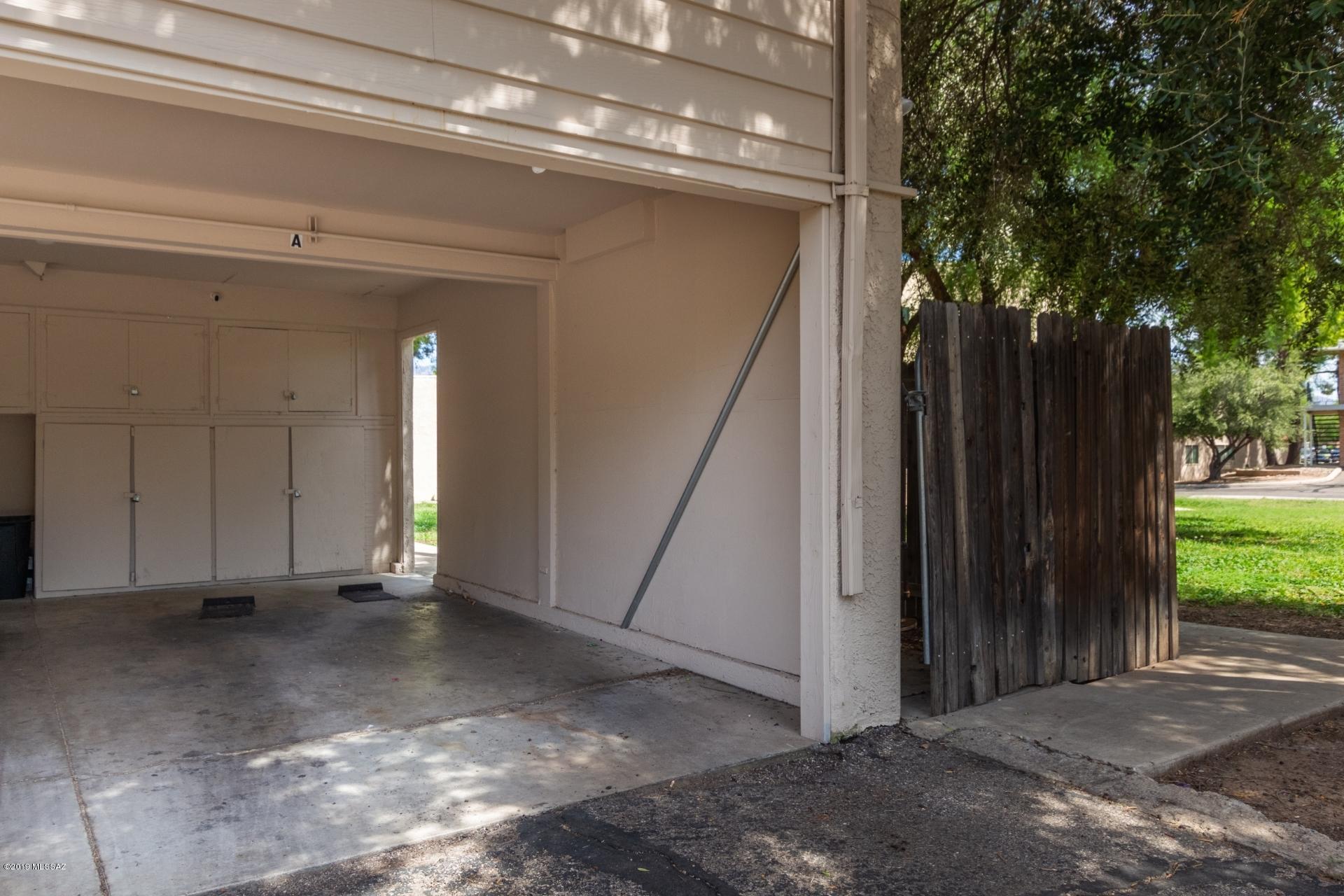 6664 E Calle La Paz Unit: B