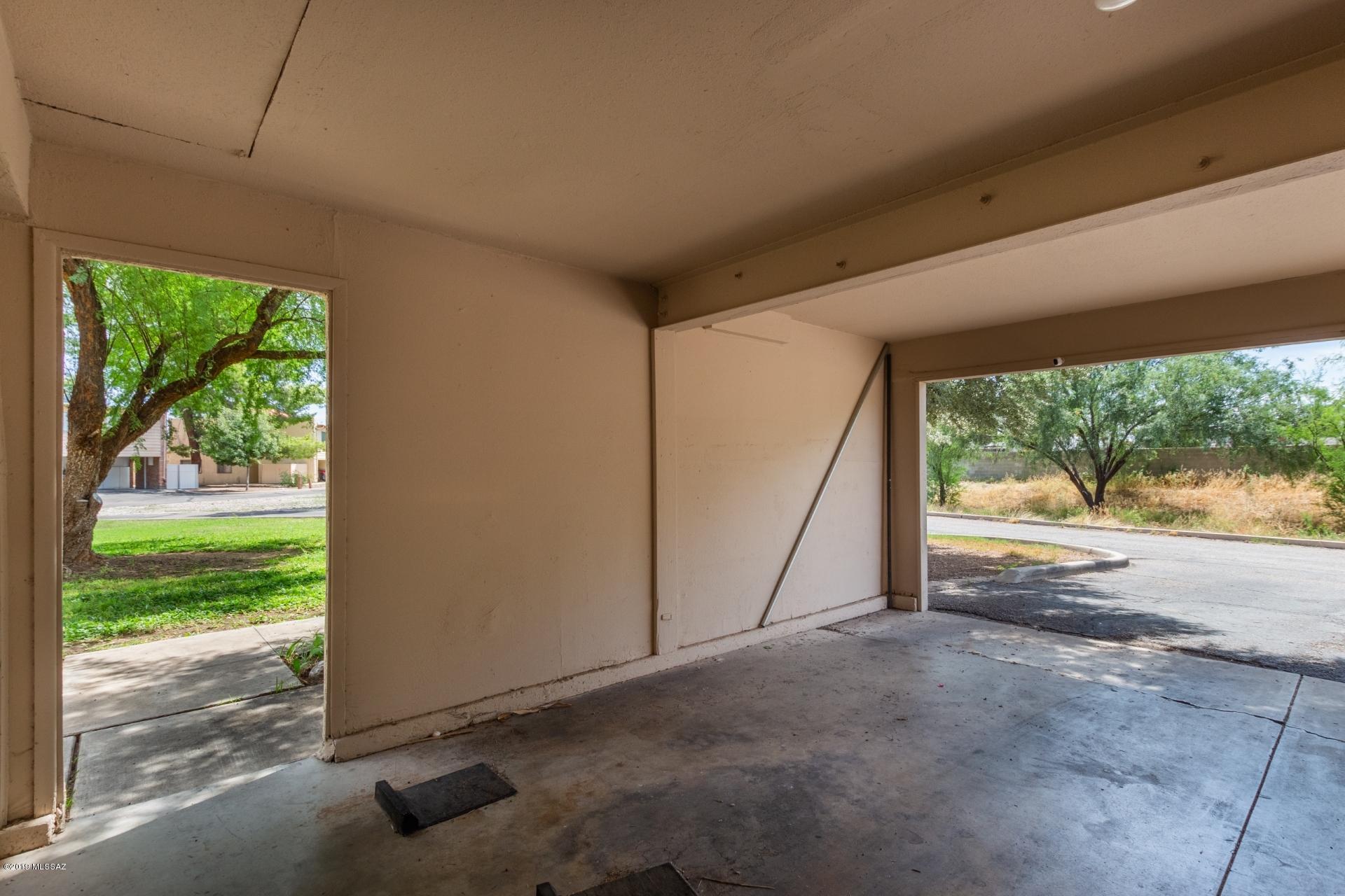 6664 E Calle La Paz Unit: B