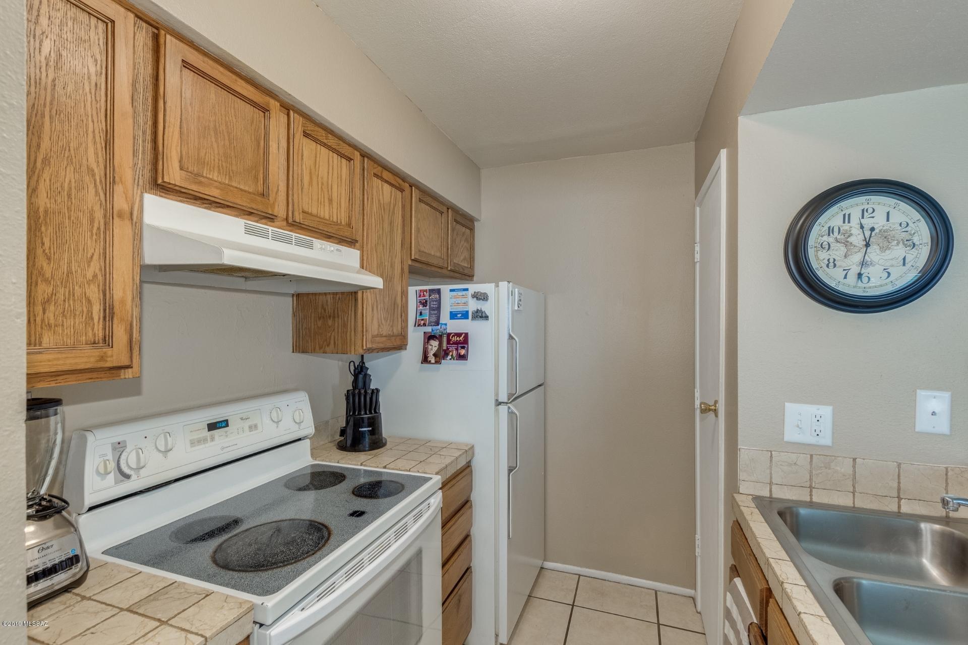 6664 E Calle La Paz Unit: B