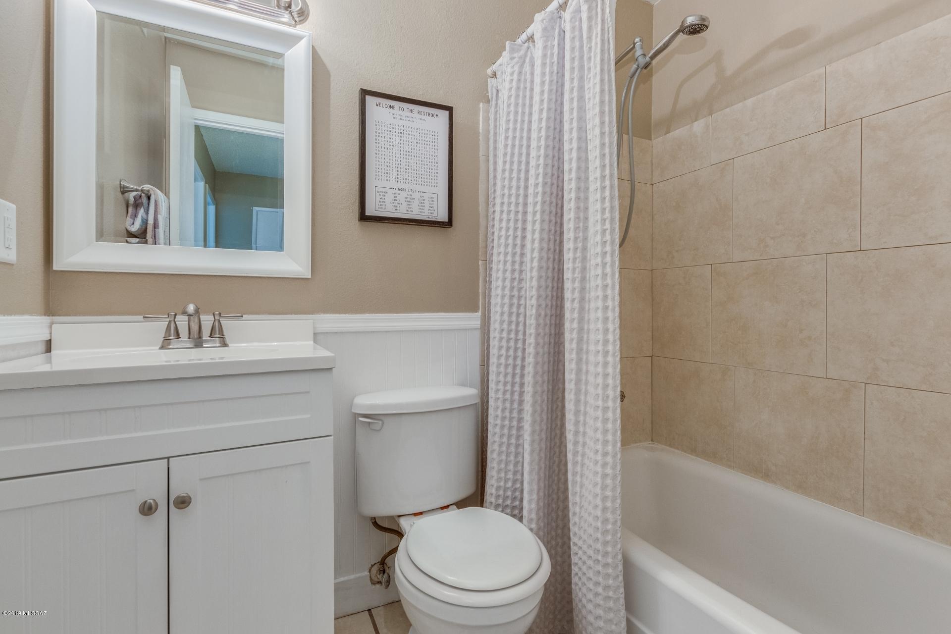 6664 E Calle La Paz Unit: B