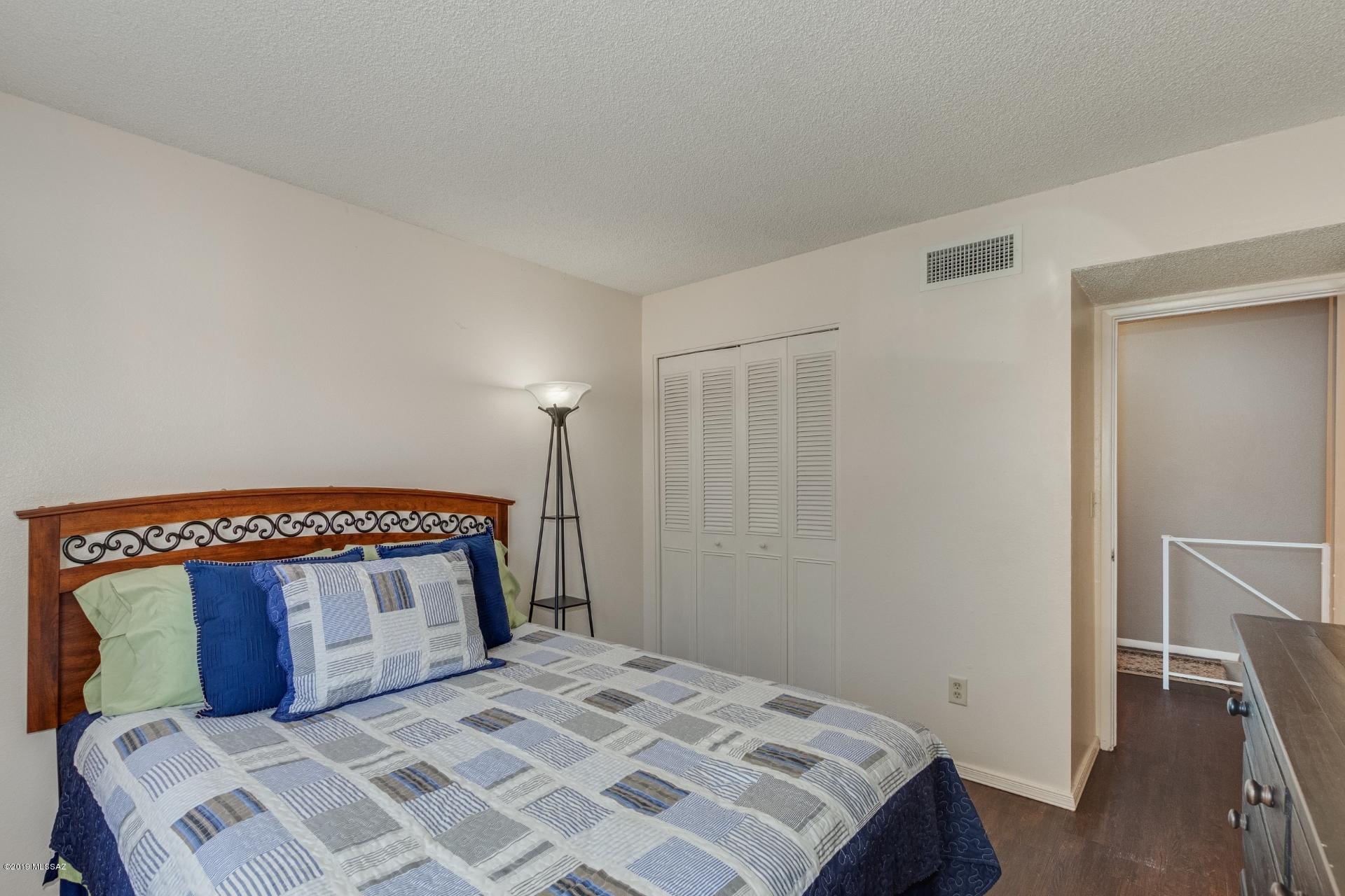 6664 E Calle La Paz Unit: B