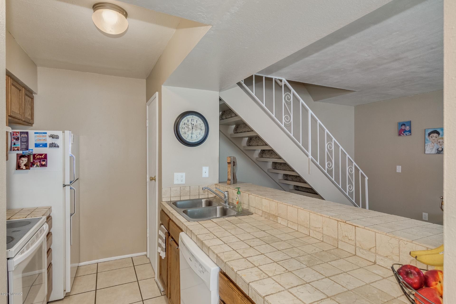 6664 E Calle La Paz Unit: B