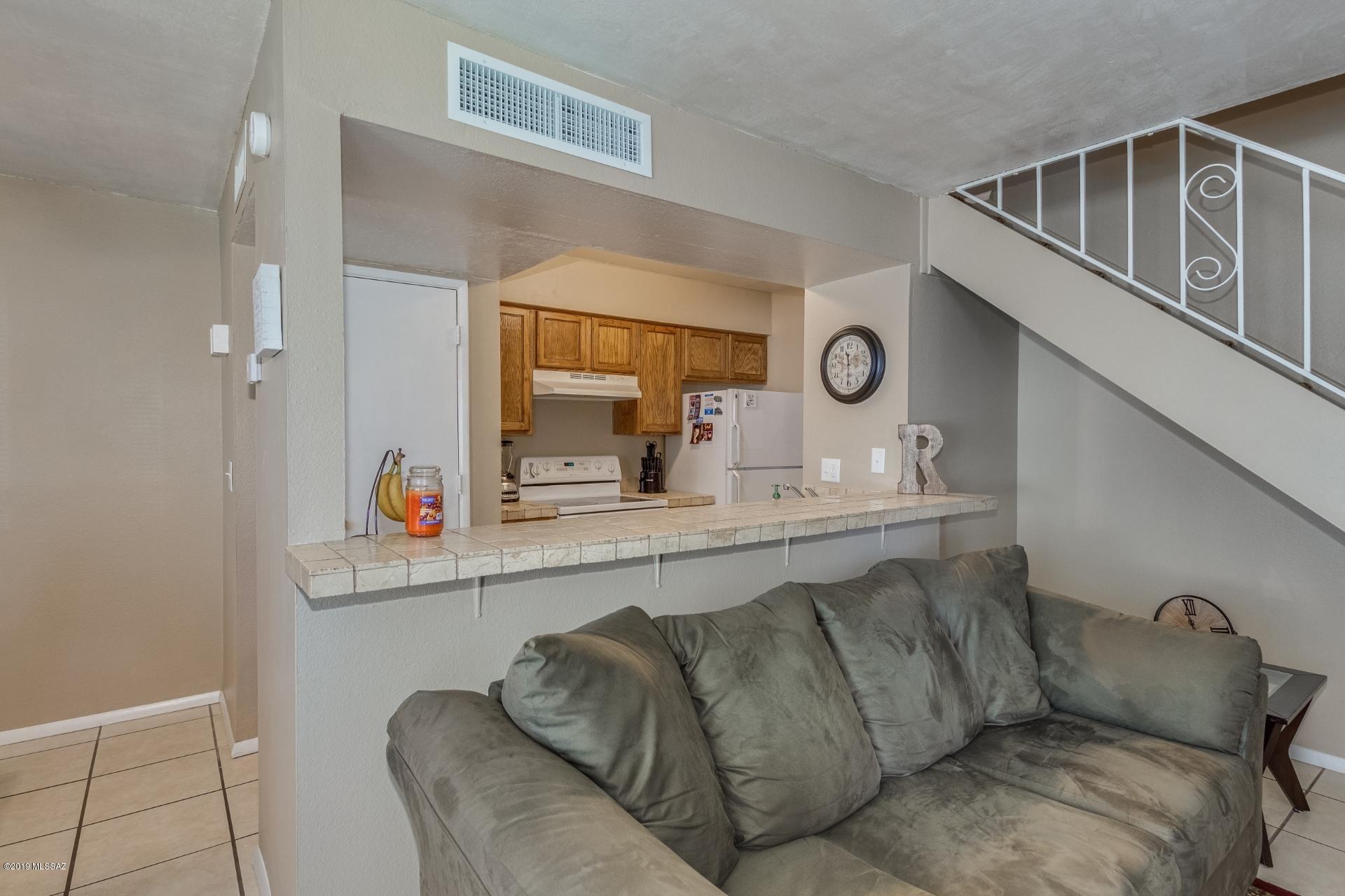 6664 E Calle La Paz Unit: B