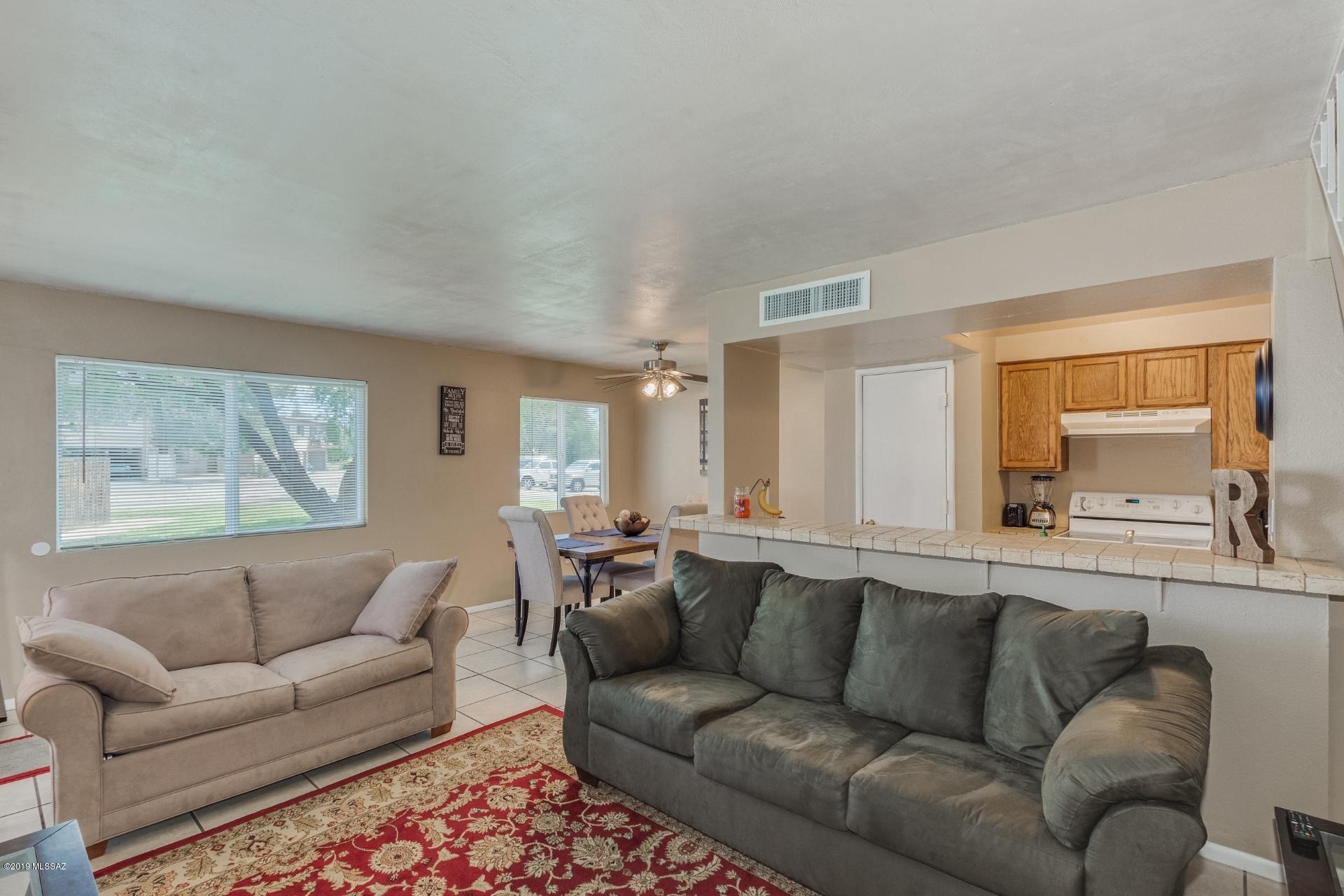 6664 E Calle La Paz Unit: B