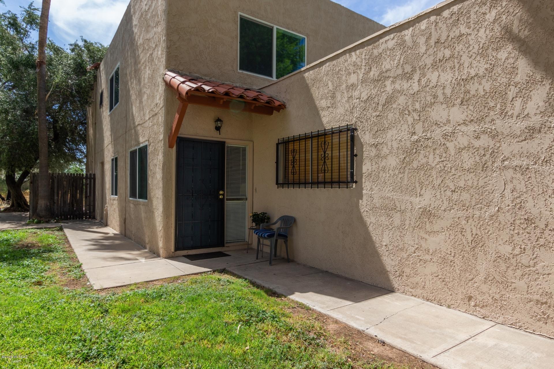 6664 E Calle La Paz Unit: B