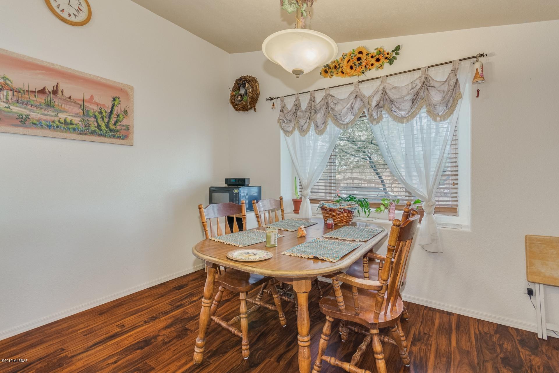 1386 E Stewart Place