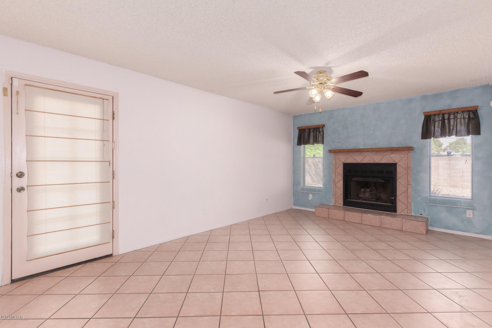 8190 N Brookshire Court