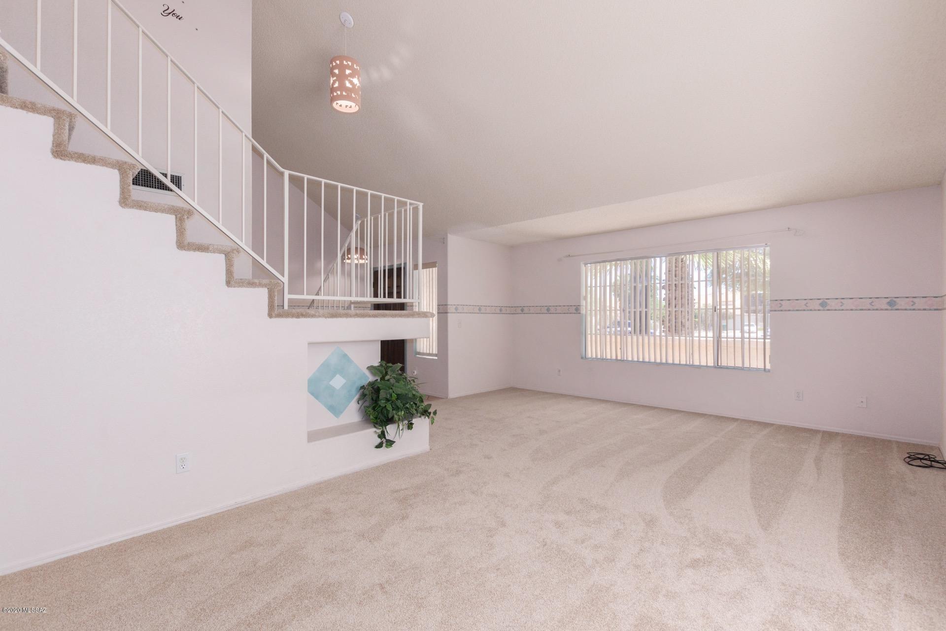 8190 N Brookshire Court