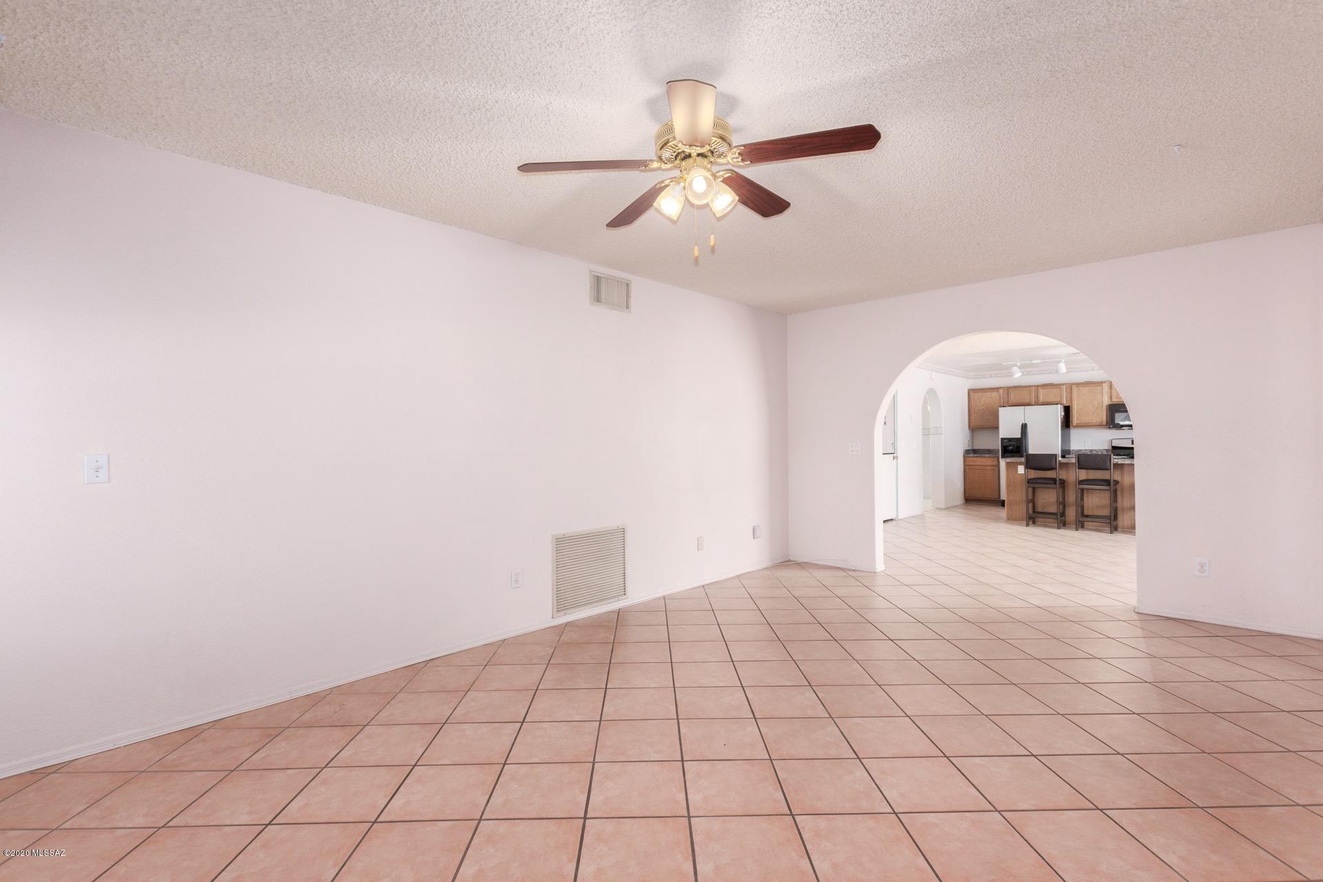 8190 N Brookshire Court