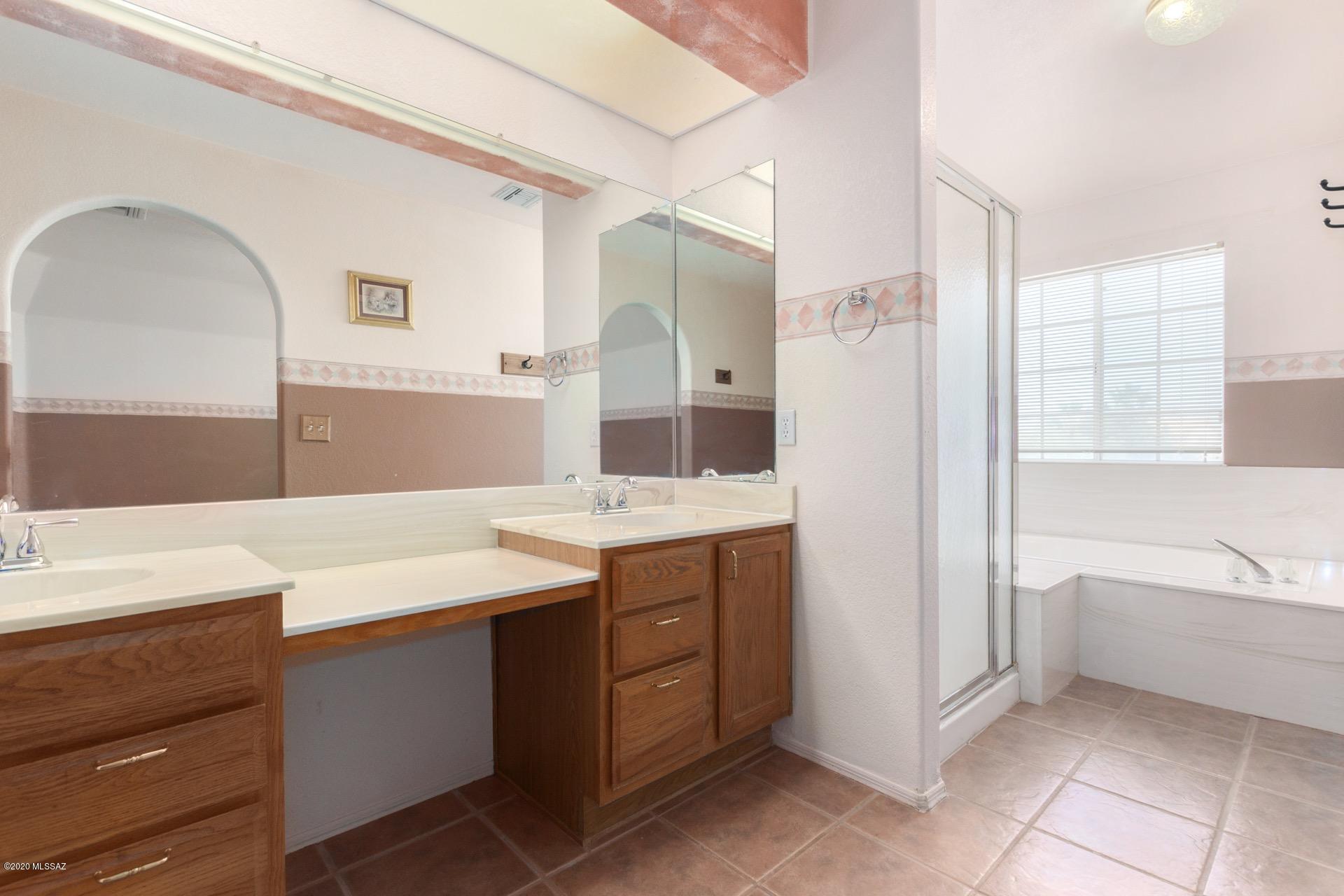 8190 N Brookshire Court