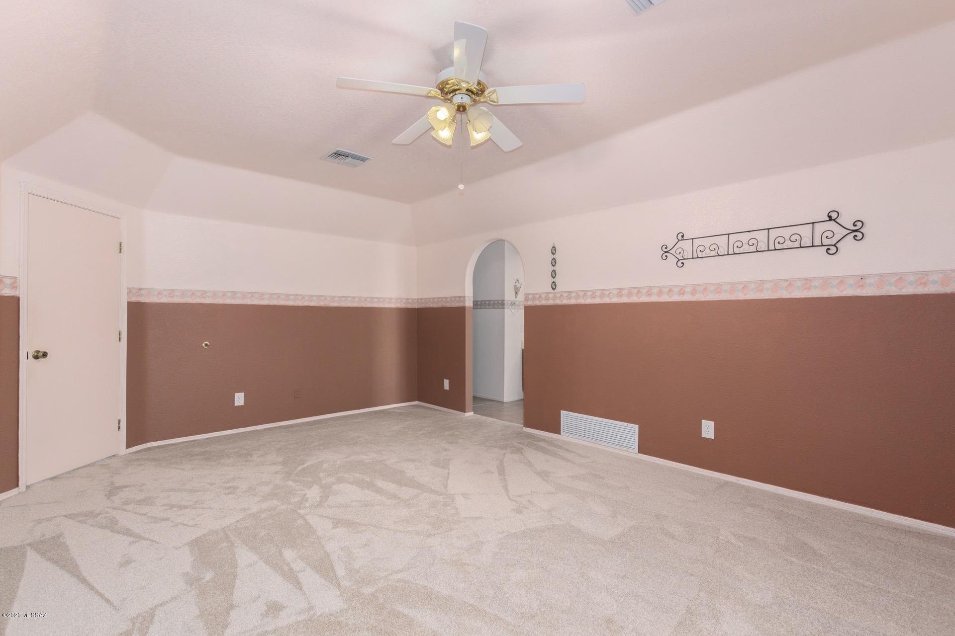 8190 N Brookshire Court