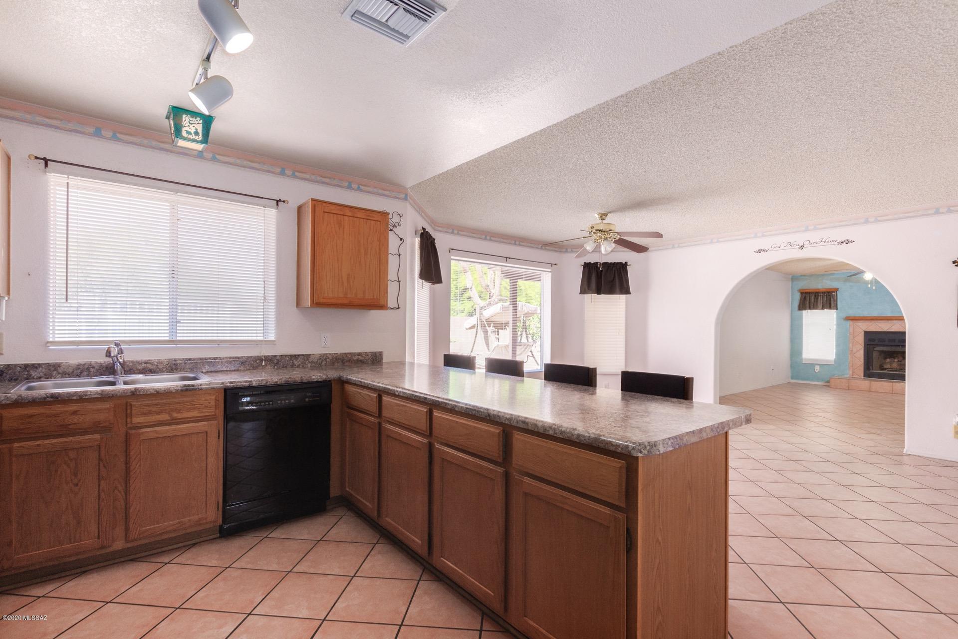 8190 N Brookshire Court