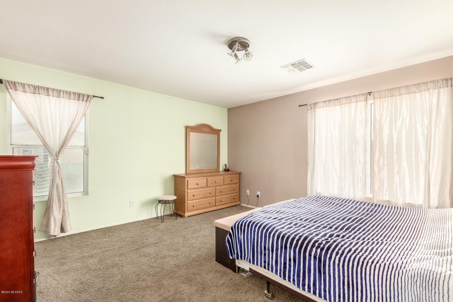 6949 S Goshawk Drive