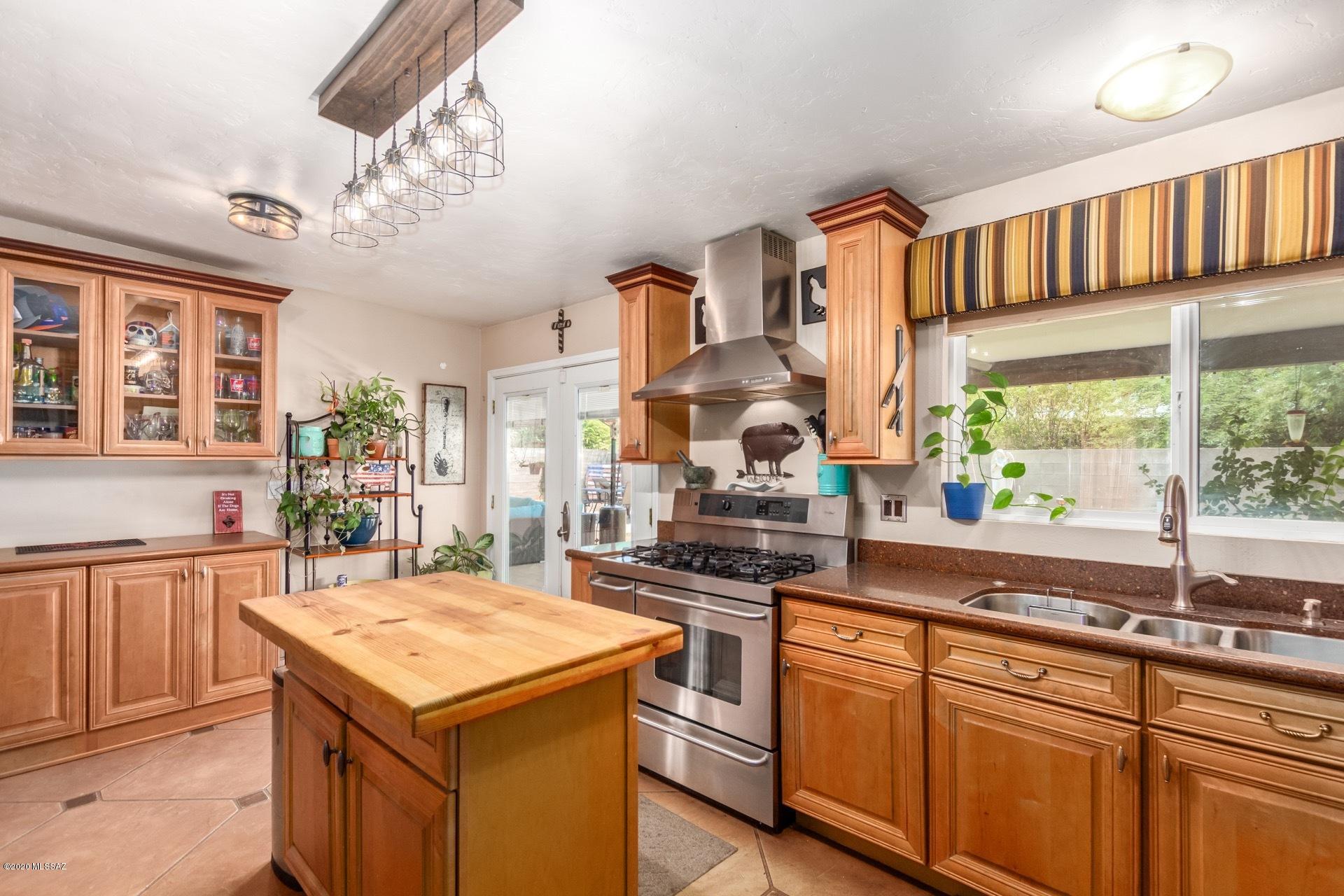 8822 E Holmes Street