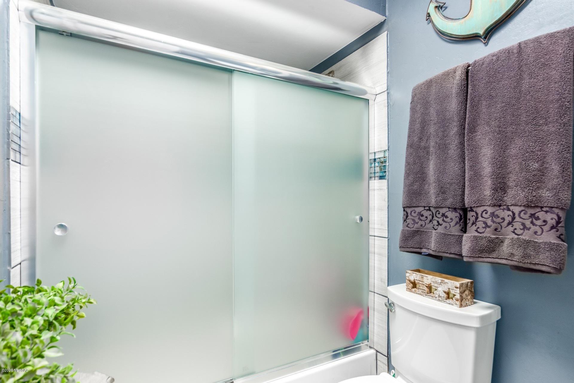 8822 E Holmes Street