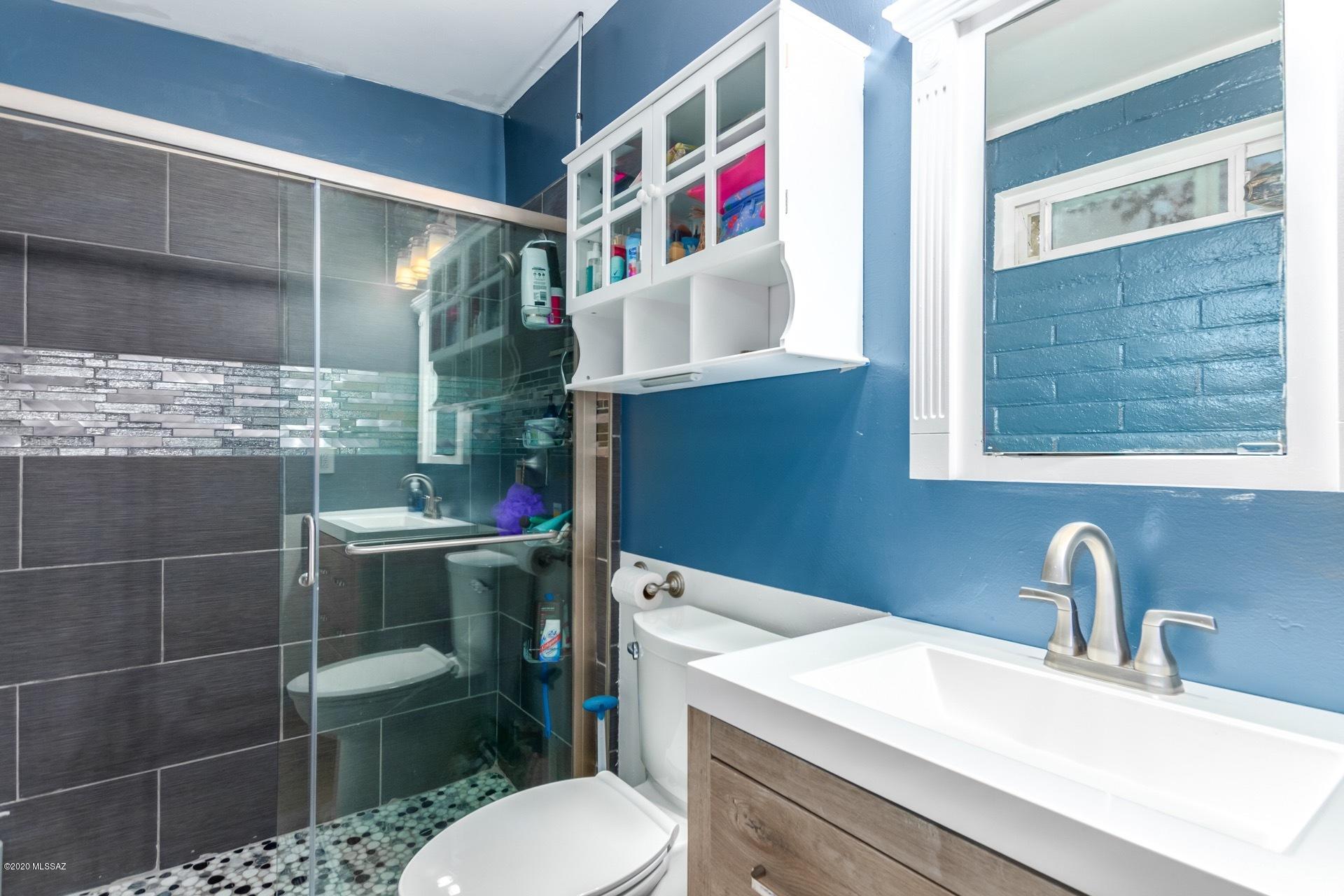 8822 E Holmes Street