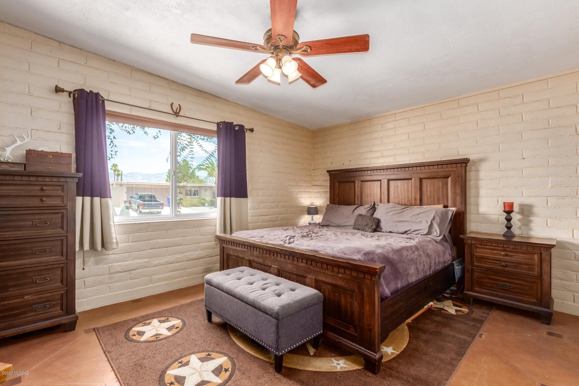 8822 E Holmes Street