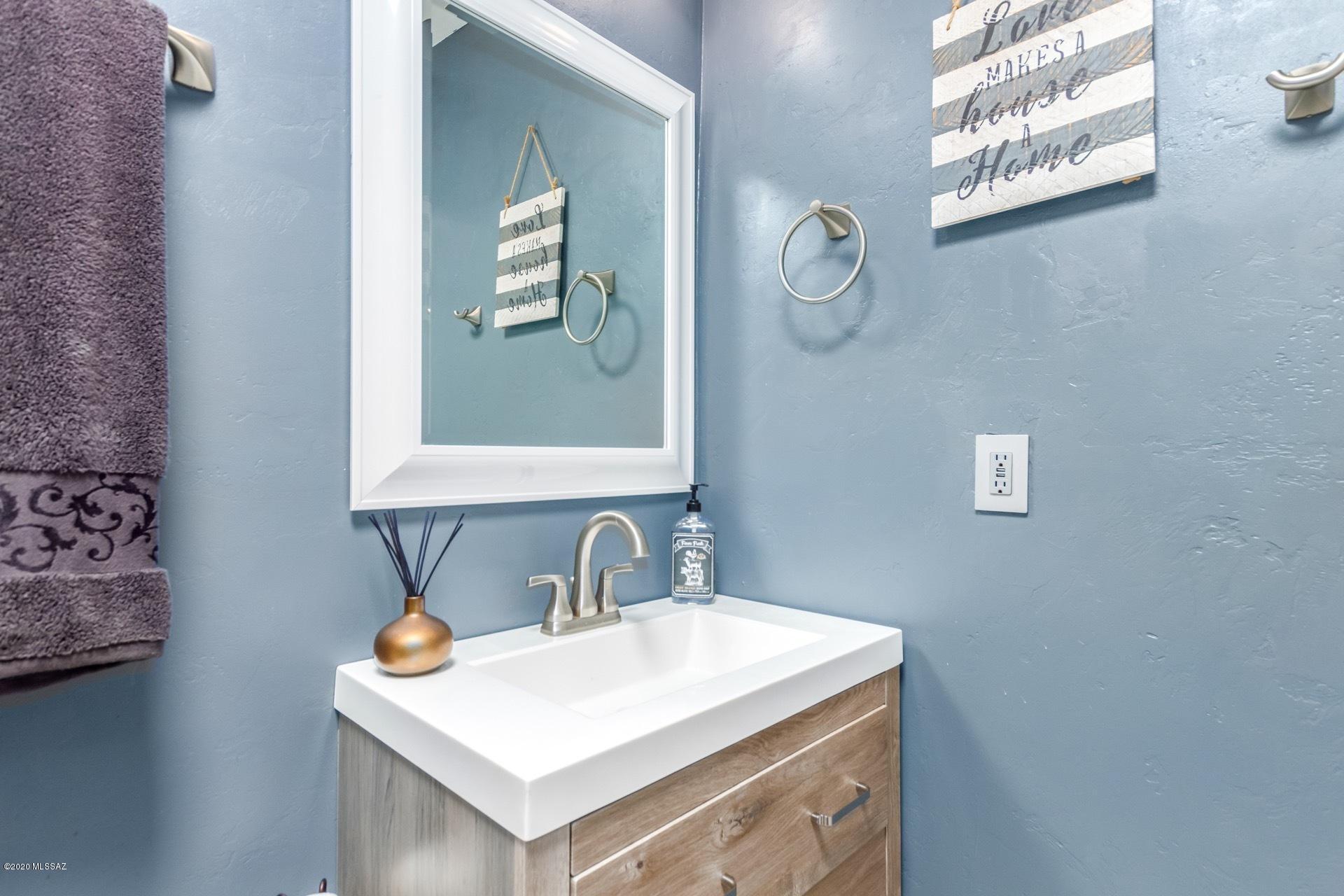 8822 E Holmes Street