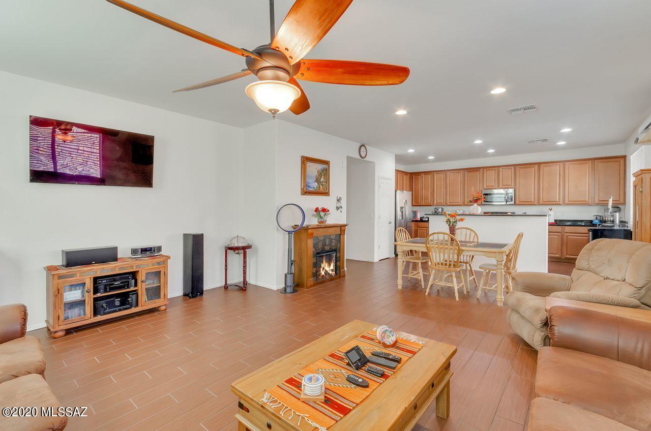 14320 N Arrowpoint Ash Avenue