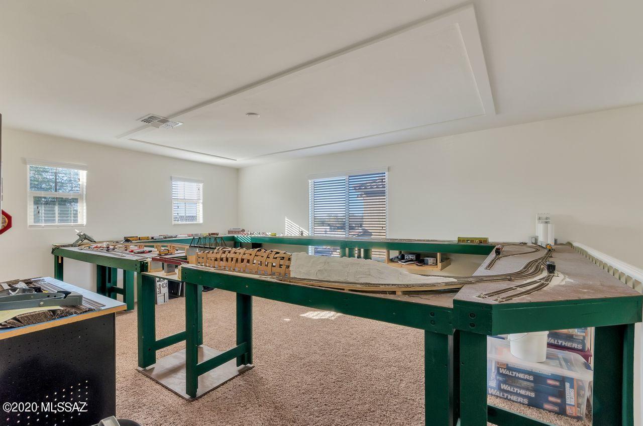 14320 N Arrowpoint Ash Avenue