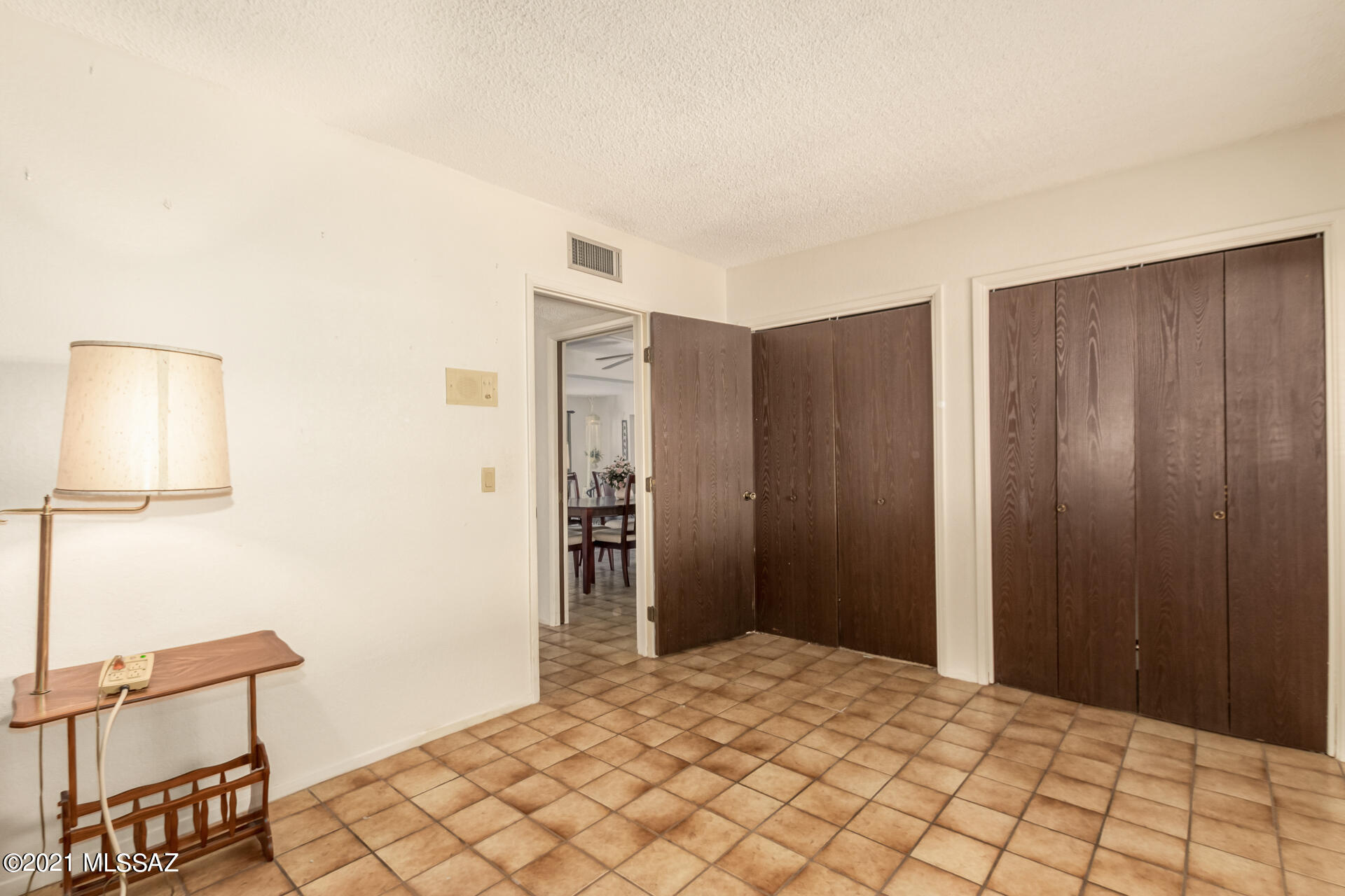 7001 E Hacienda Reposo