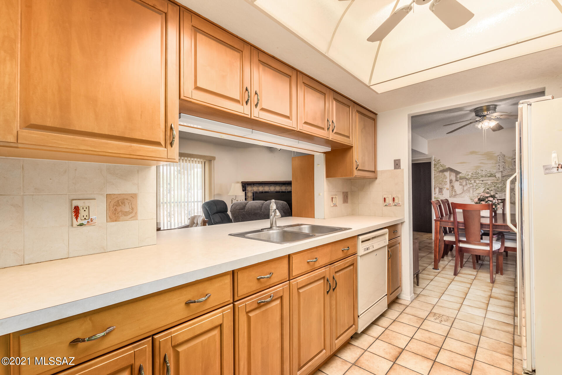 7001 E Hacienda Reposo