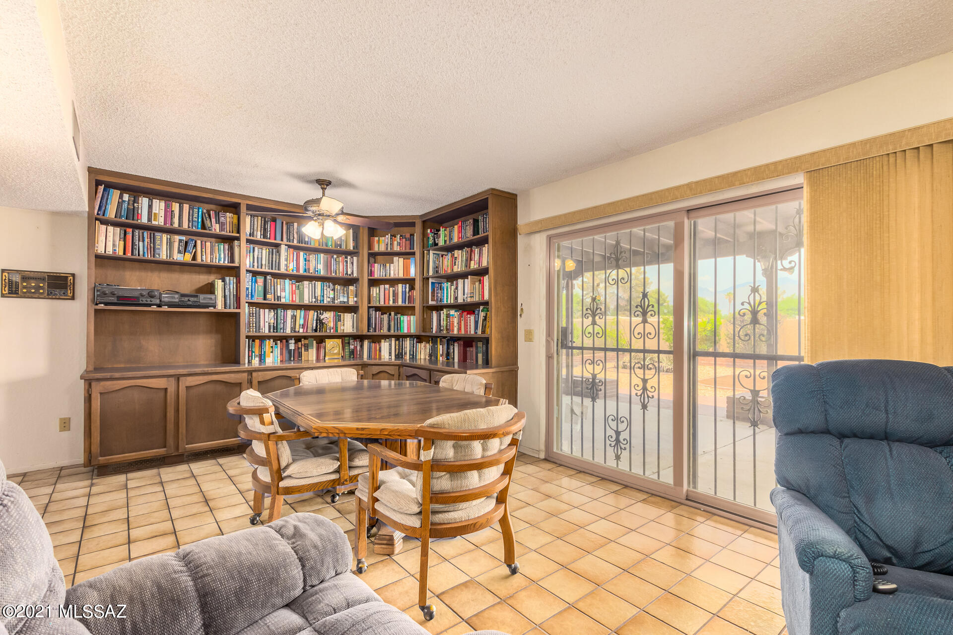 7001 E Hacienda Reposo