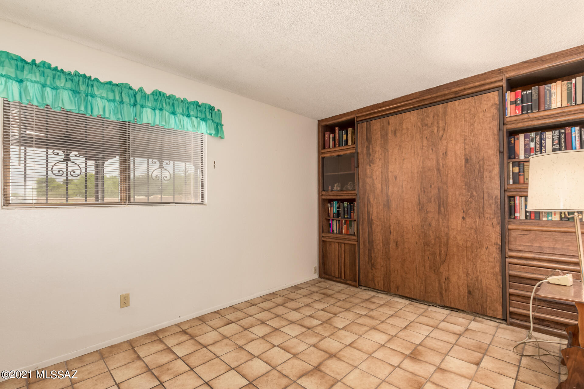 7001 E Hacienda Reposo