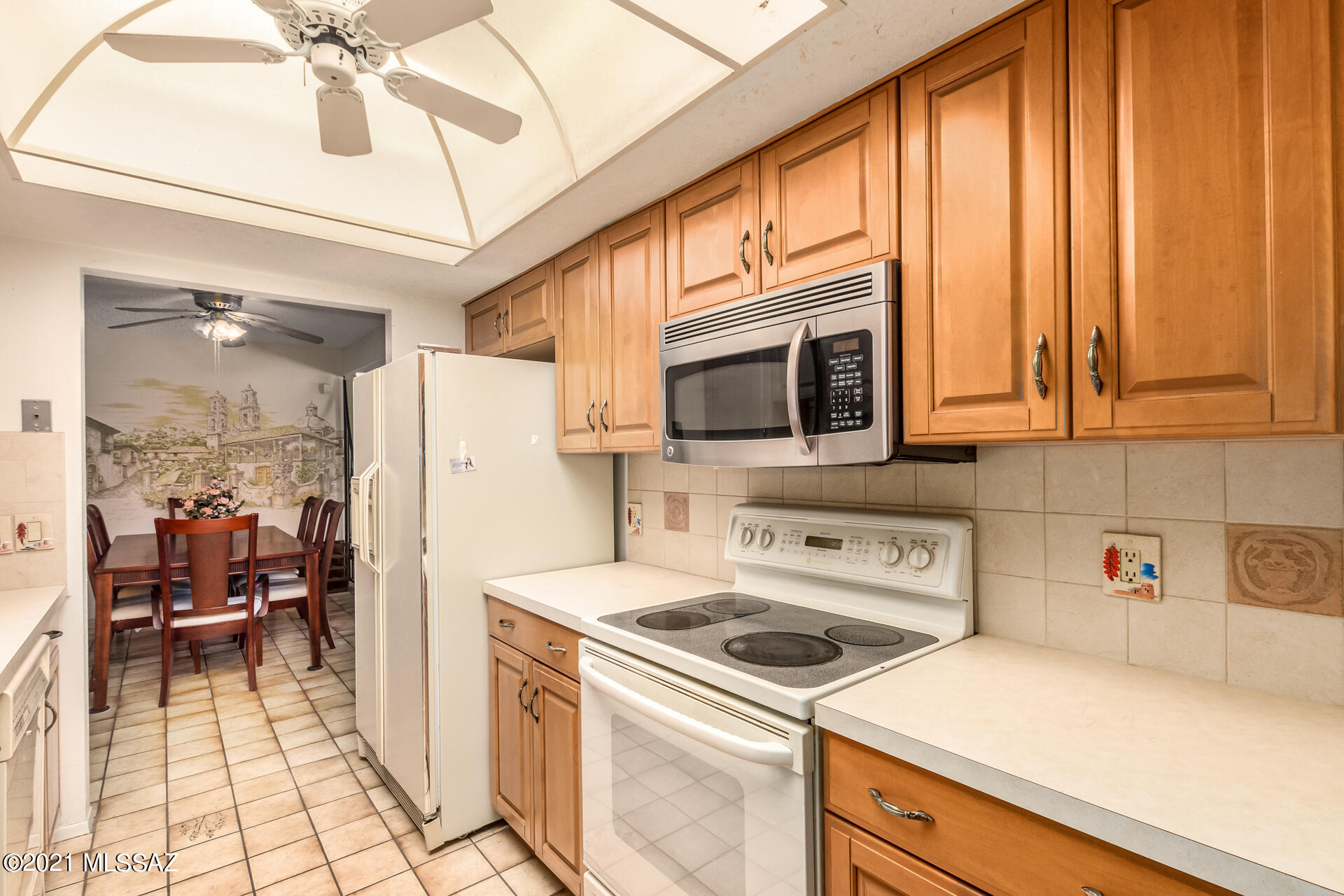 7001 E Hacienda Reposo