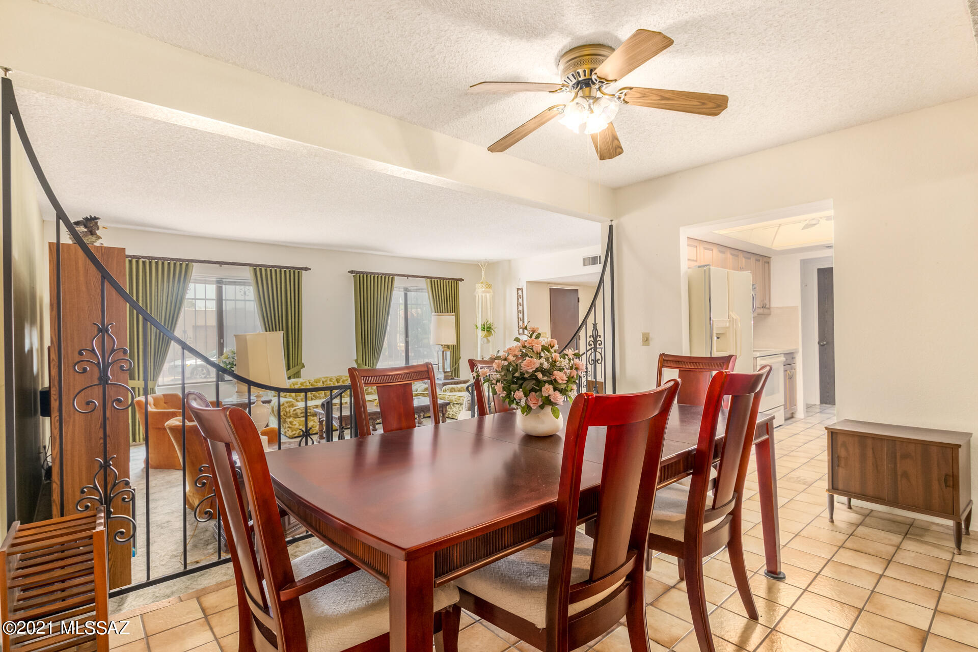 7001 E Hacienda Reposo